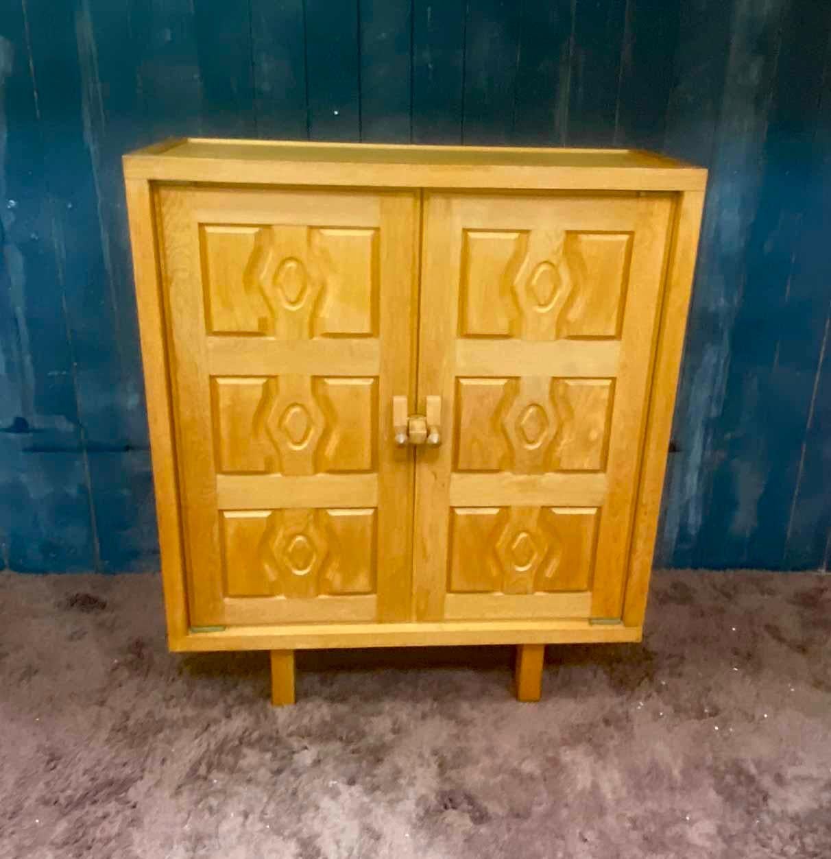 Francese Guillerme et Chambron, Mobile in Oak, Edition Votre Maison, circa 1960 / 1970 in vendita
