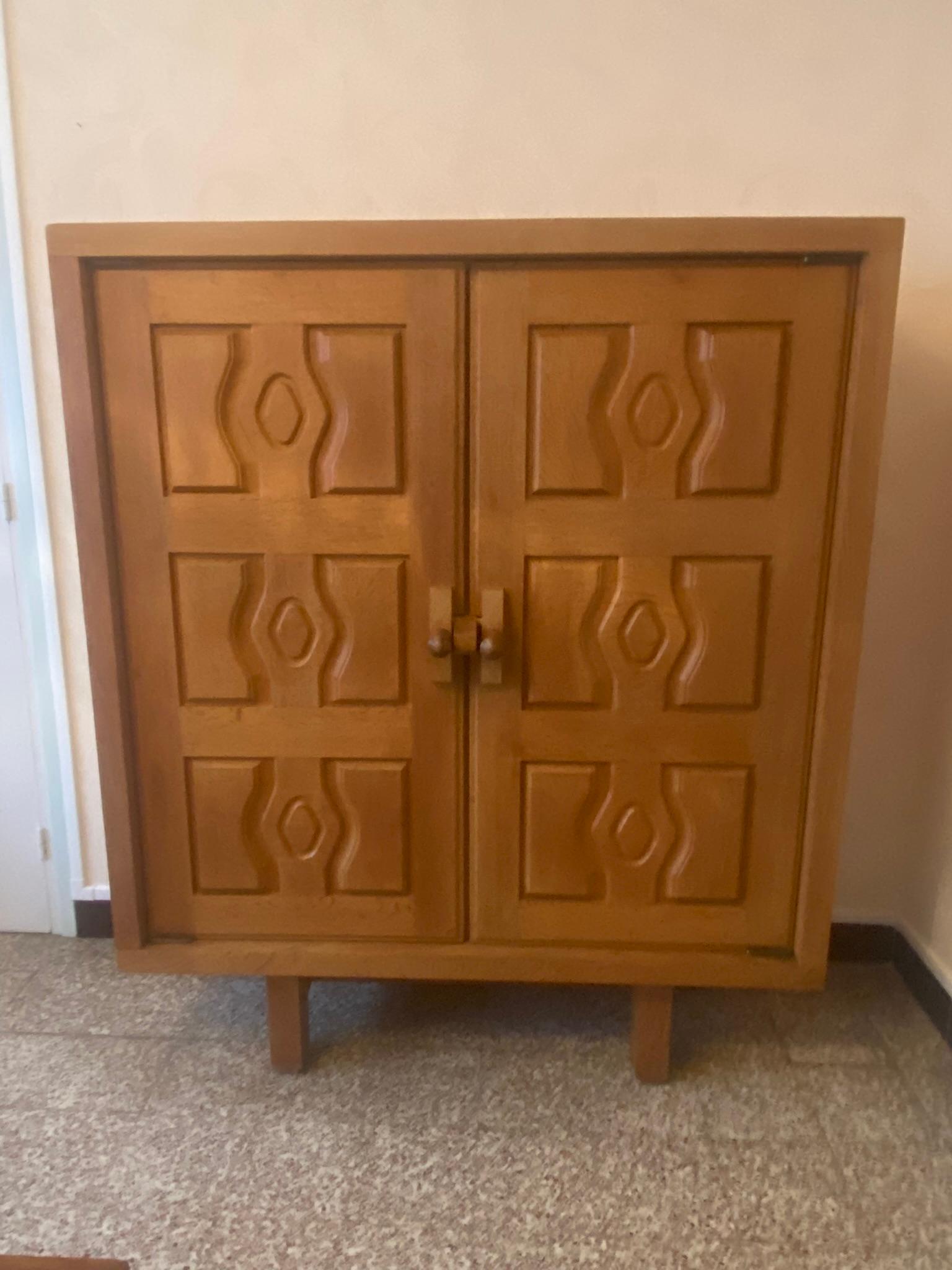 French Guillerme et Chambron, Cabinet in Oak, Edition Votre Maison, circa 1960 / 1970