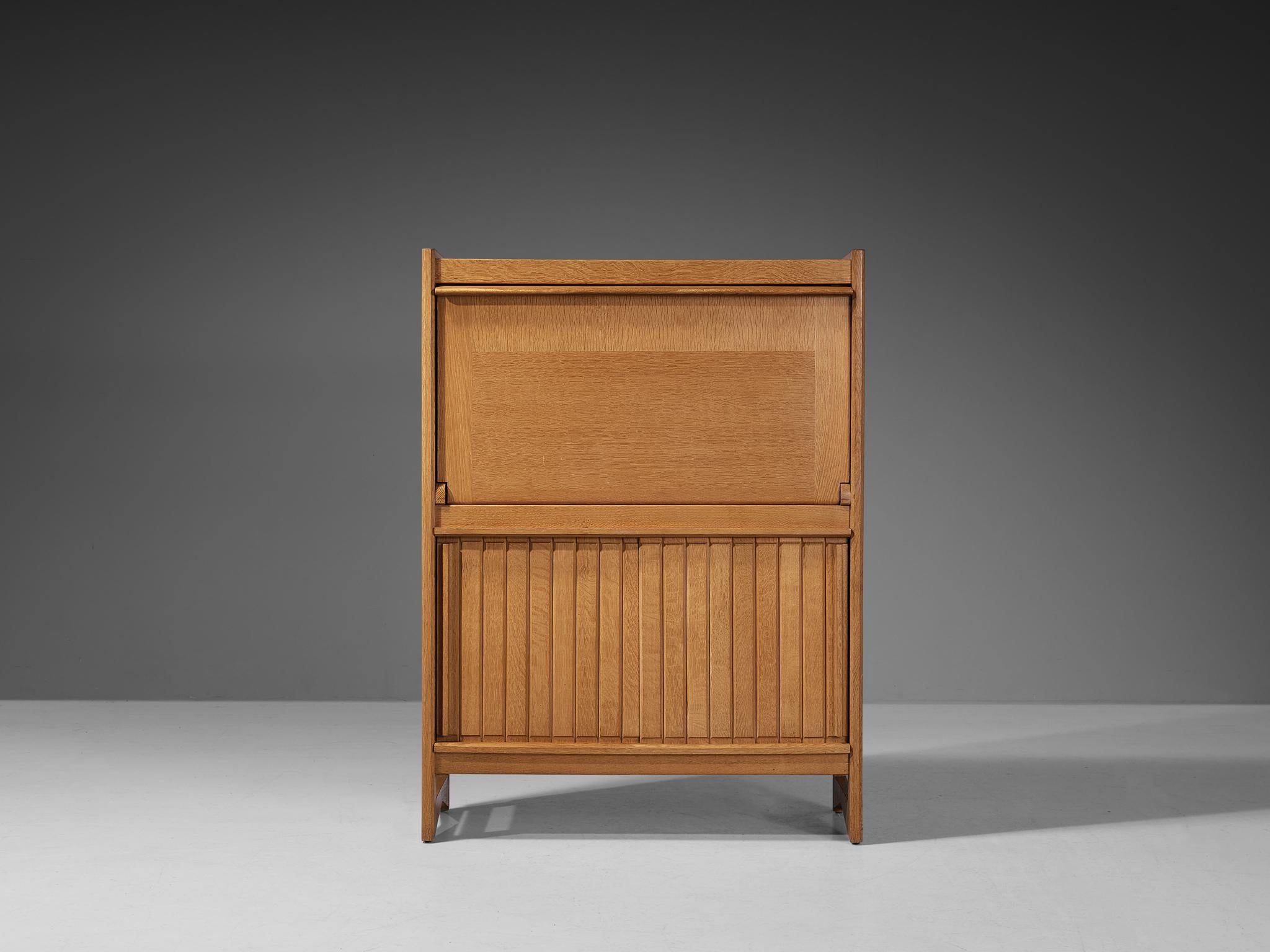 Guillerme et Chambron Cabinet in Solid Oak In Good Condition In Waalwijk, NL