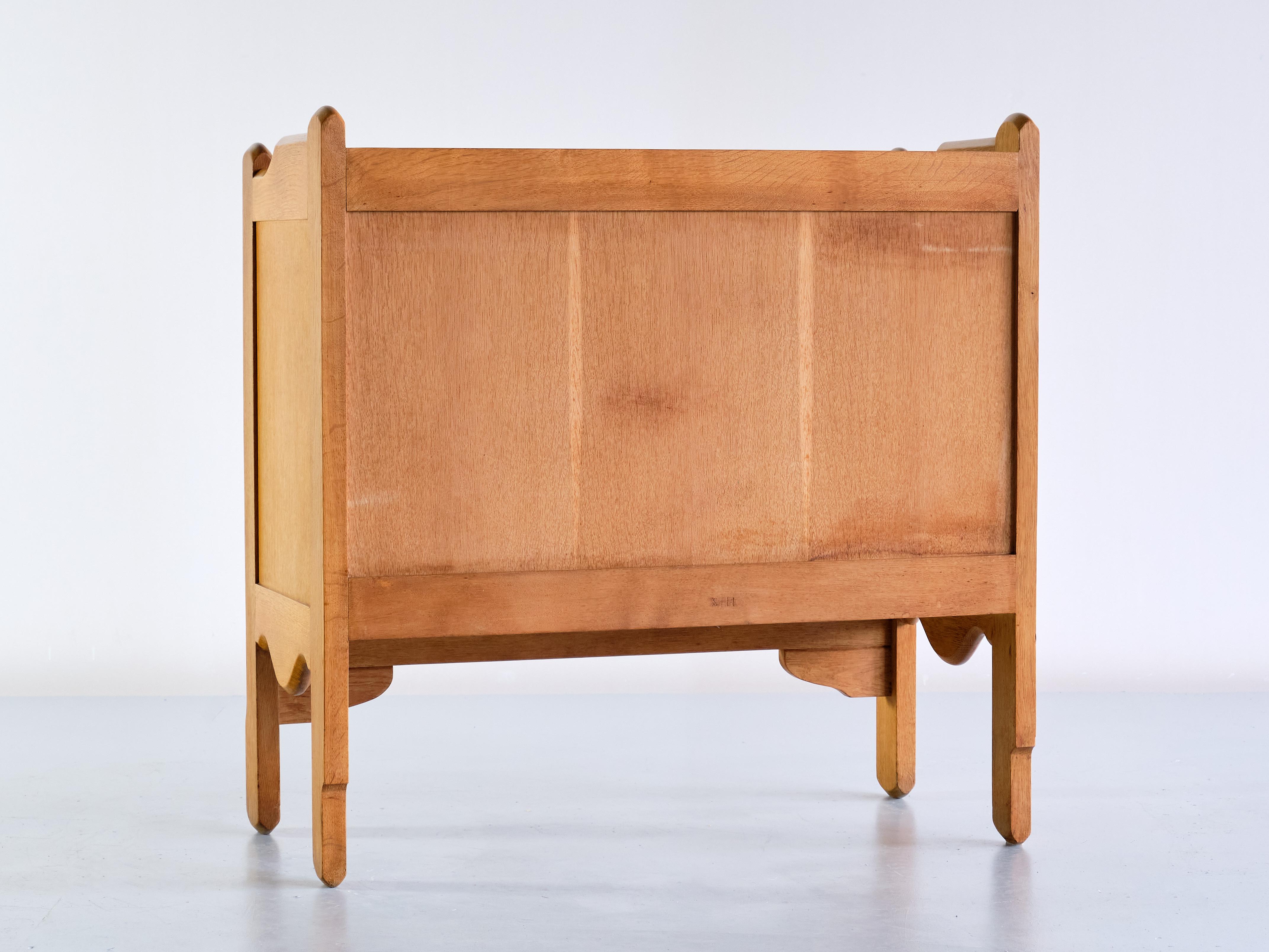 Guillerme et Chambron Chest of Four Drawers in Oak, Votre Maison, France, 1960s For Sale 10