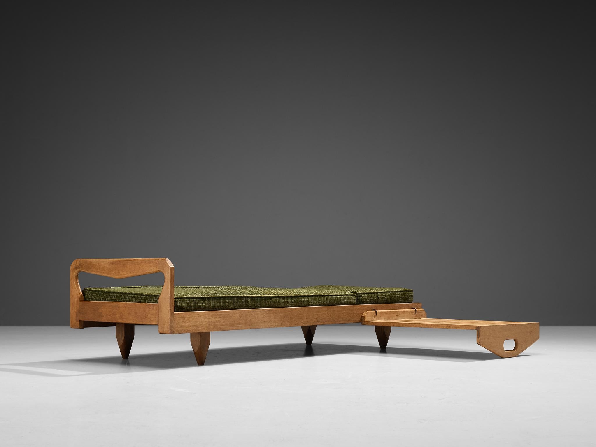 Mid-Century Modern Guillerme & Chambron Daybed with Sidetable in Oak and Green Upholstery For Sale