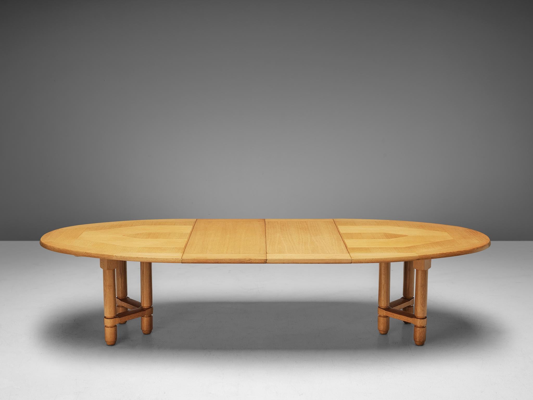 Guillerme et Chambron Extendable Dining Table in Oak 5