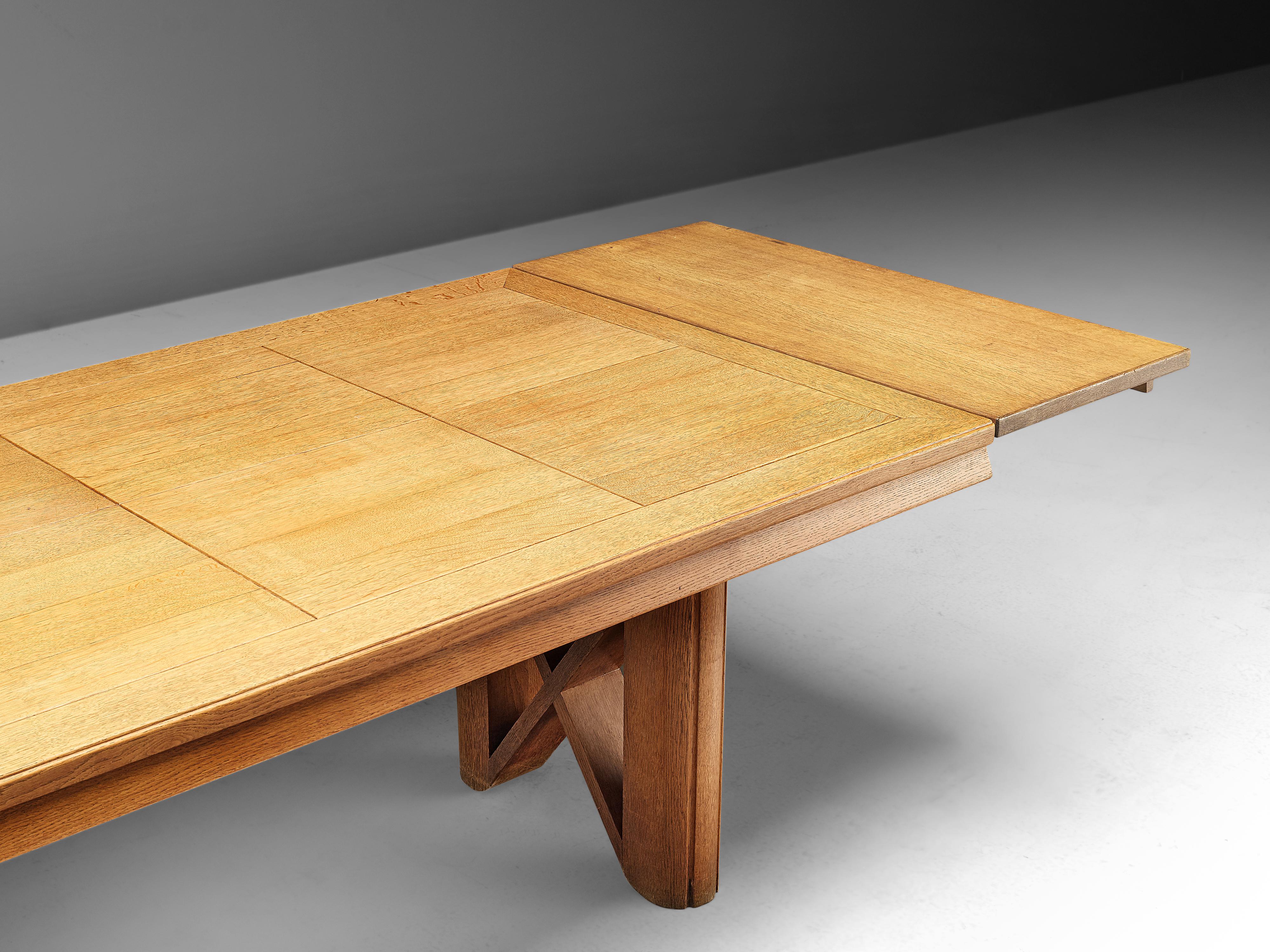 Guillerme & Chambron Extendable Dining Table in Oak 6