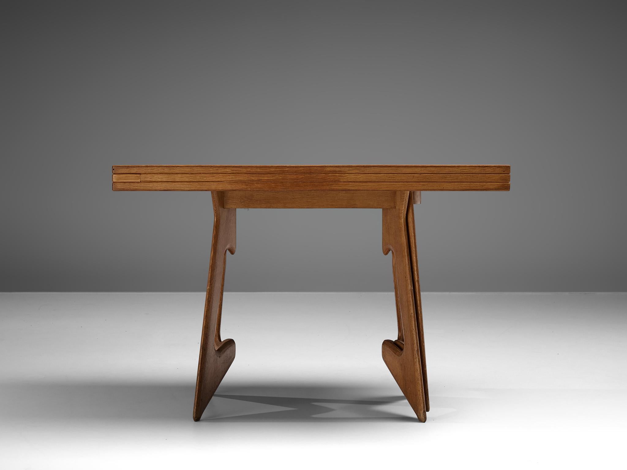 Guillerme et Chambron Extendable Dining Table in Oak 6