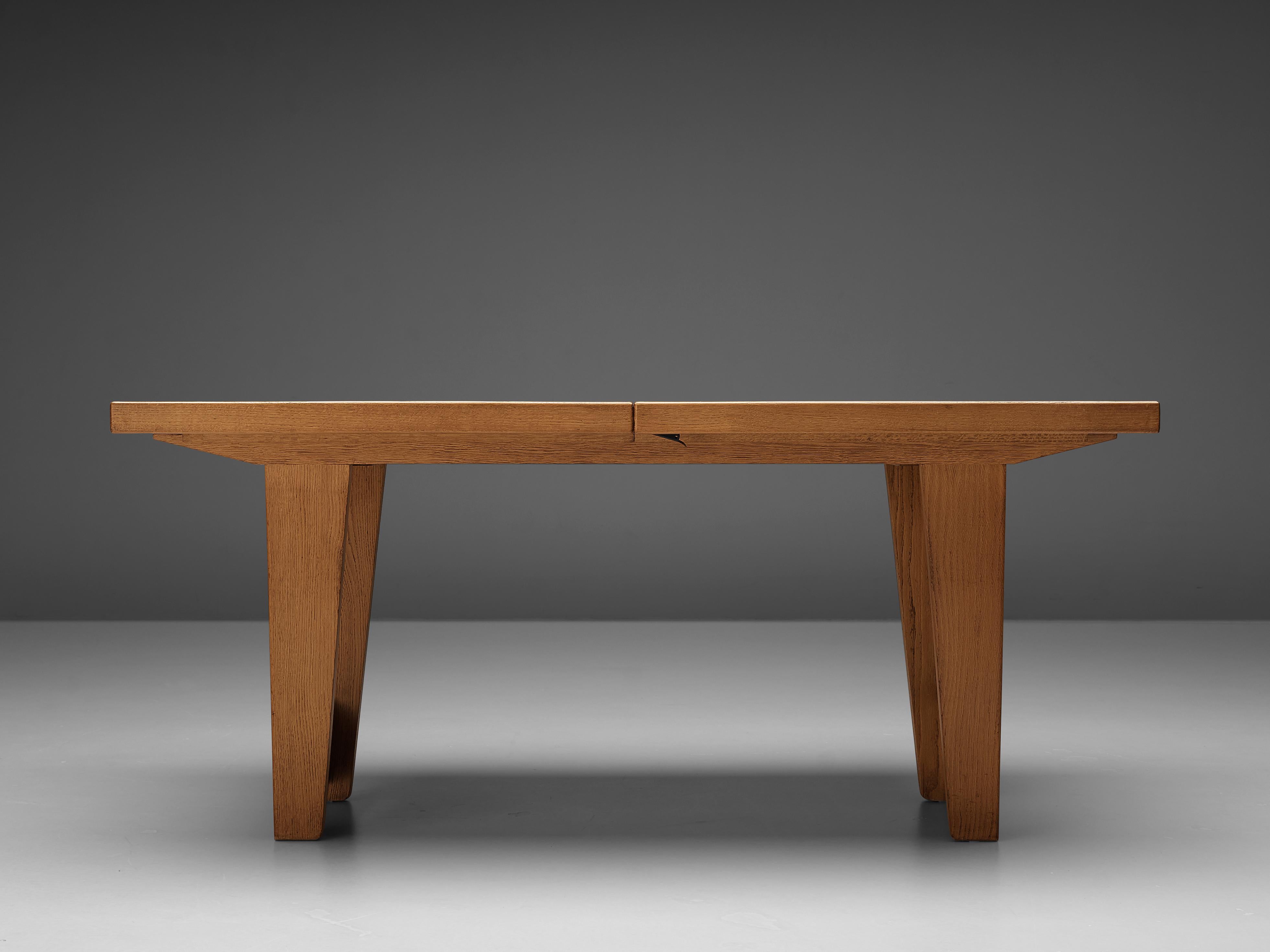 Guillerme et Chambron Extendable Dining Table in Oak 7