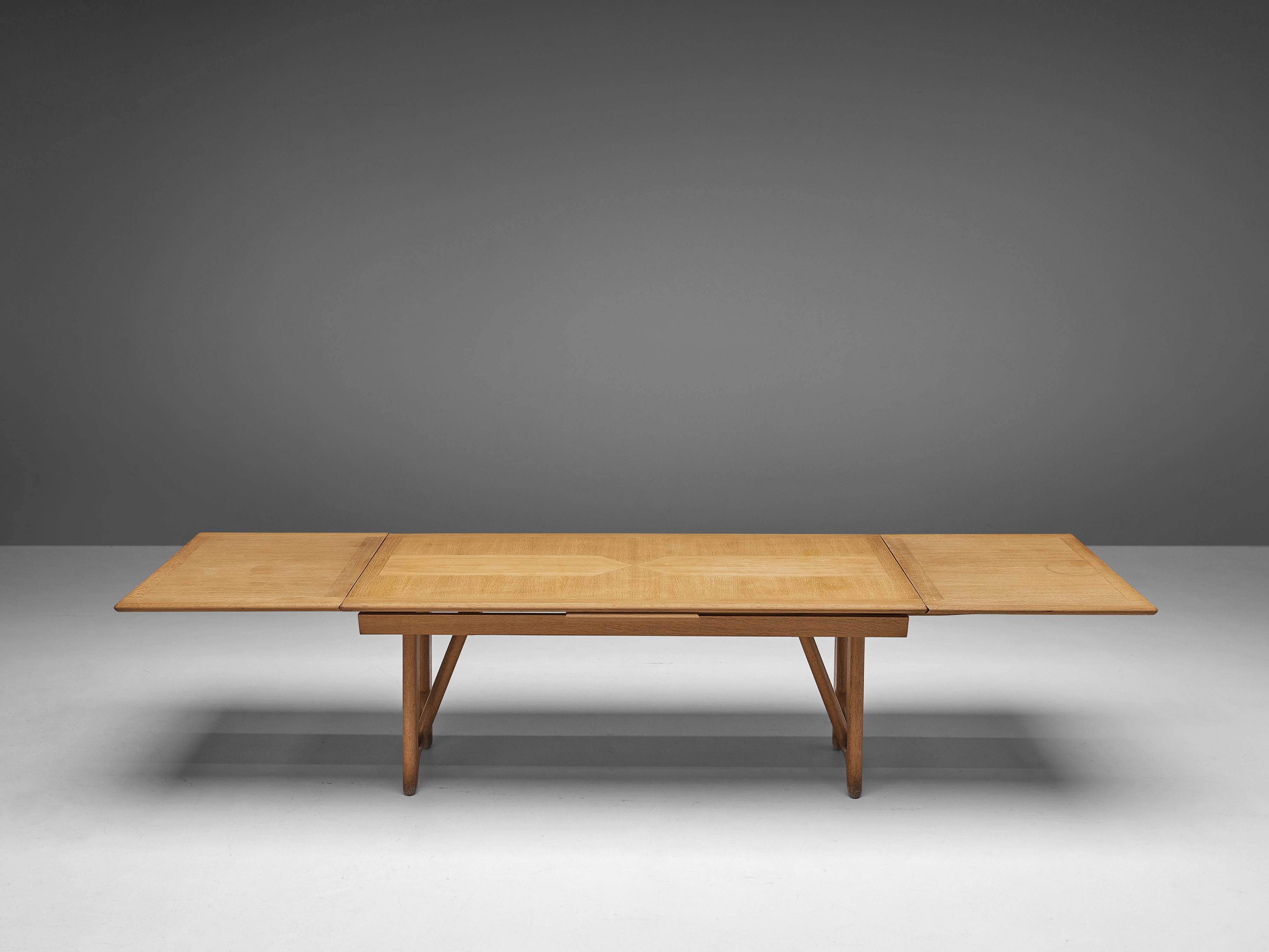 Guillerme & Chambron Extendable Dining Table in Oak 2