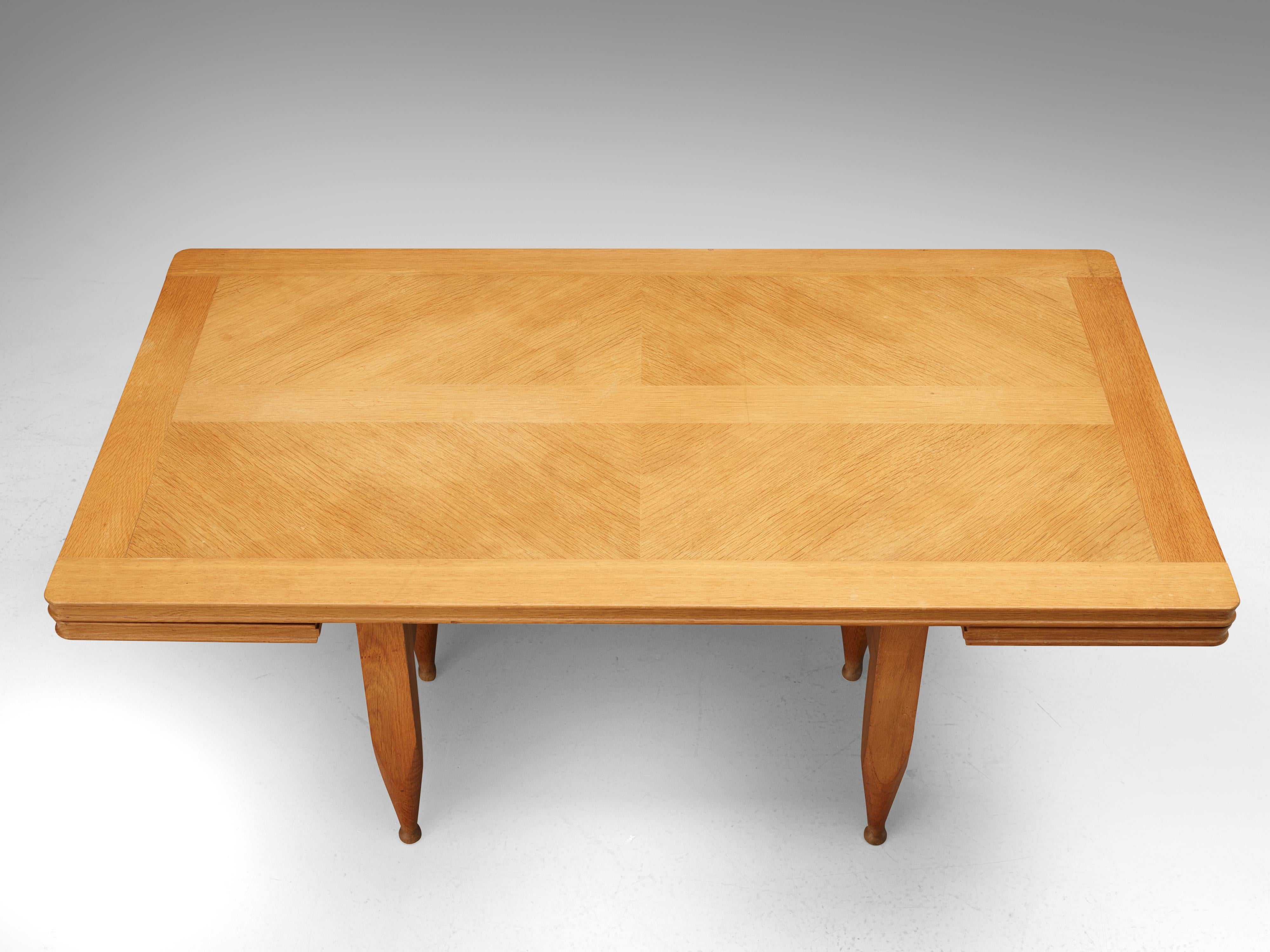 Guillerme & Chambron Extendable Dining Table in Solid Oak For Sale 5