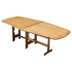 Guillerme et Chambron Extendable Dining Table in Solid Oak