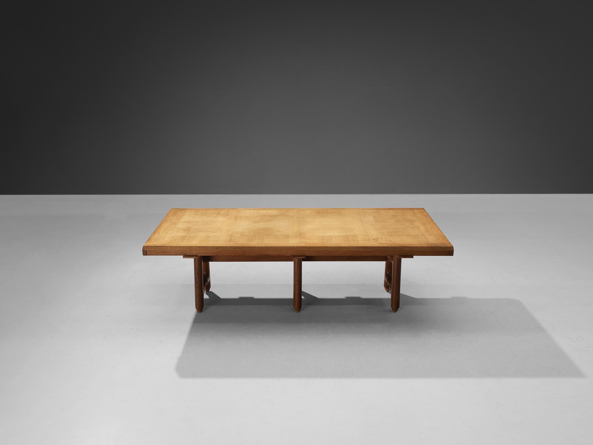 Guillerme & Chambron Extendable 'Gustave' Dining Table in Oak 4