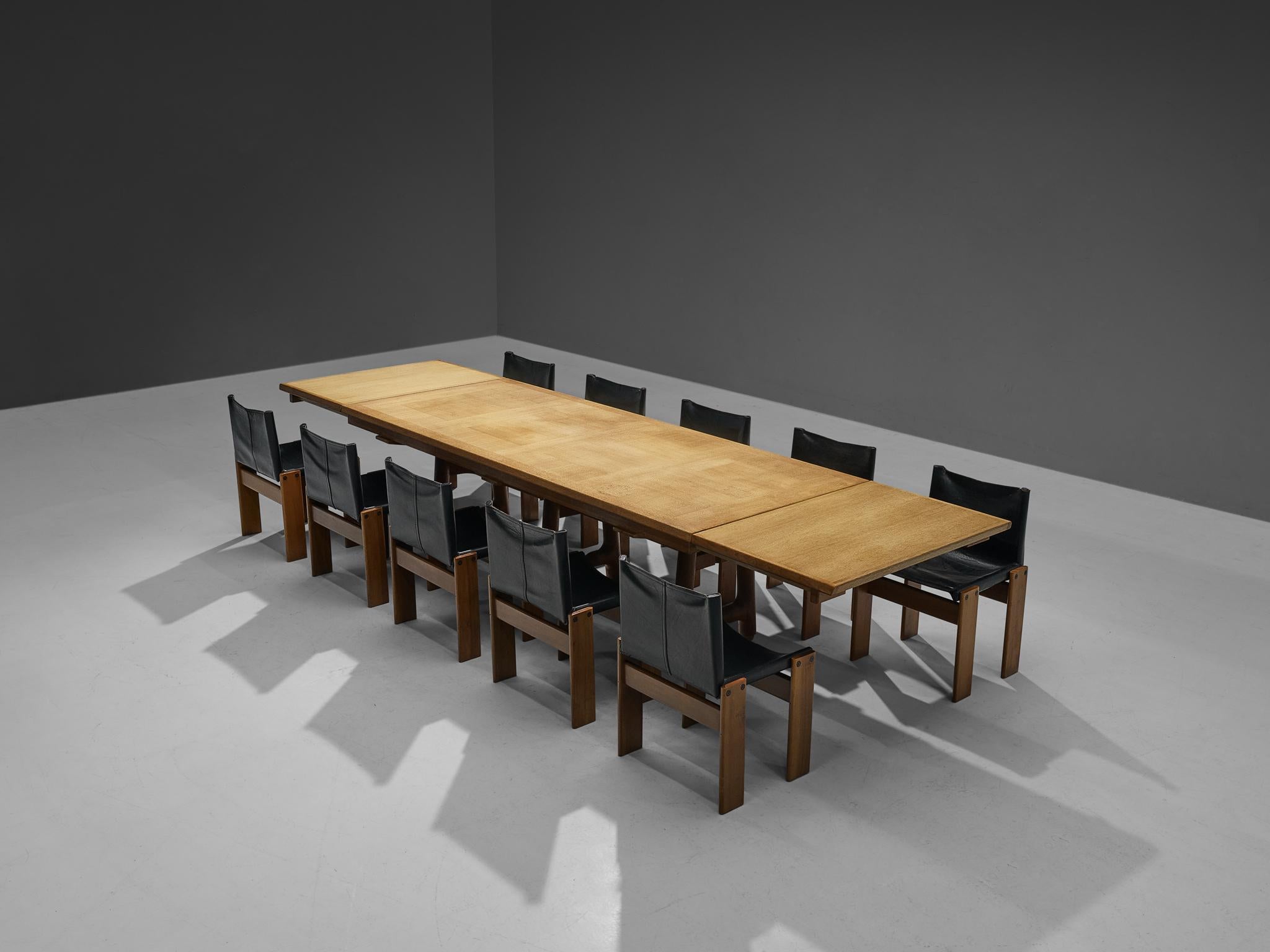 Guillerme & Chambron Extendable 'Gustave' Dining Table in Oak 7