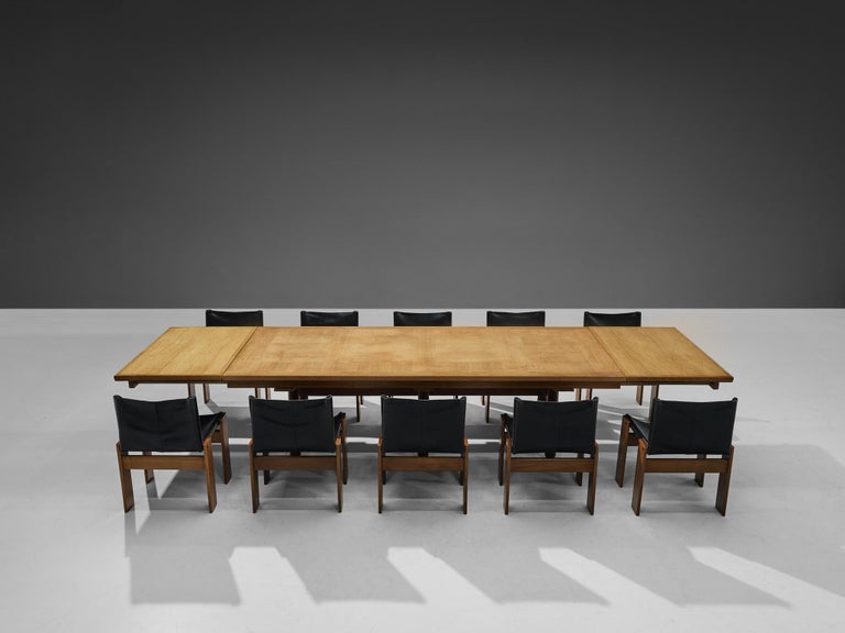 Guillerme & Chambron Extendable 'Gustave' Dining Table in Oak For Sale 8