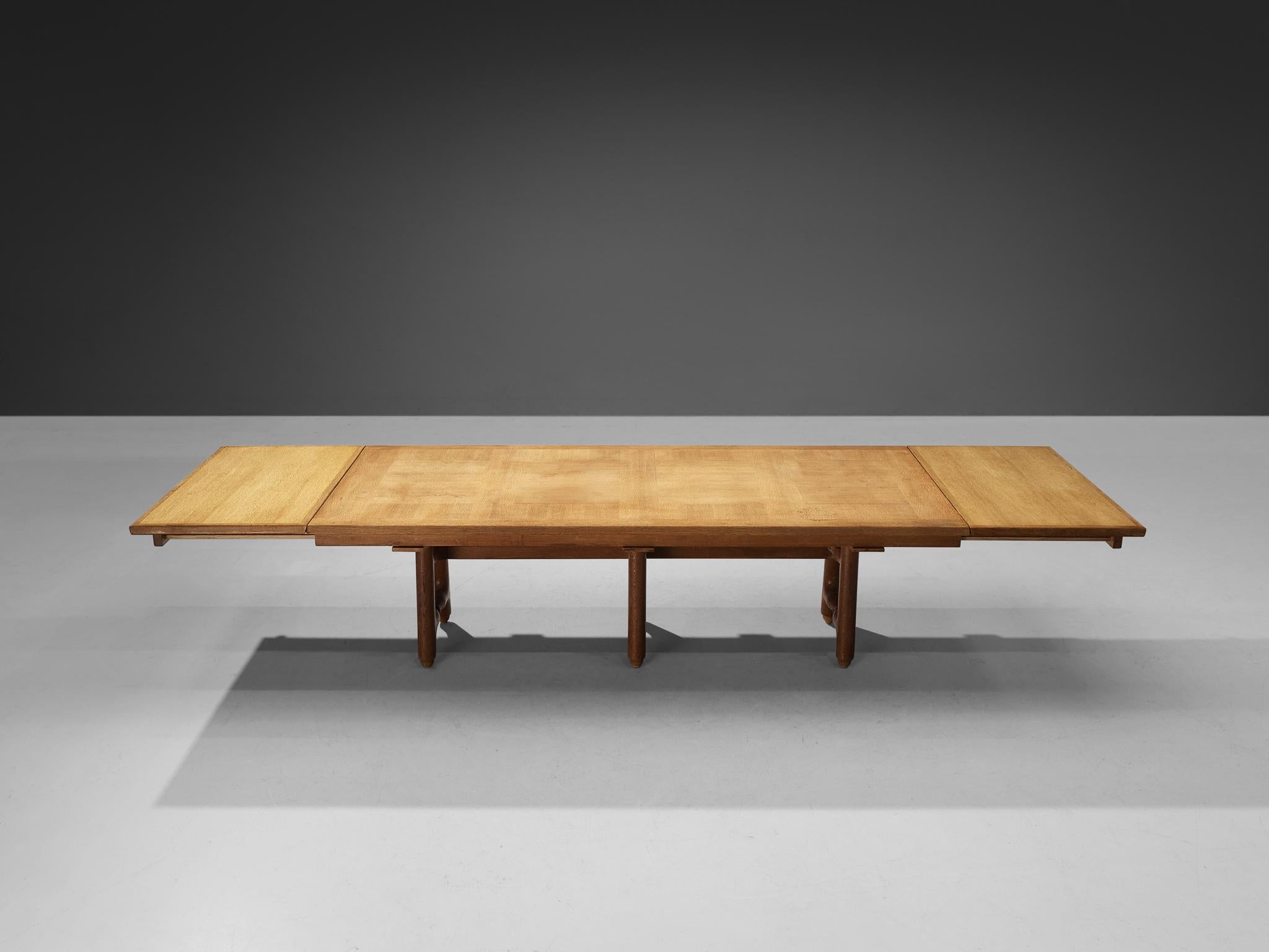 Guillerme & Chambron Extendable 'Gustave' Dining Table in Oak 2