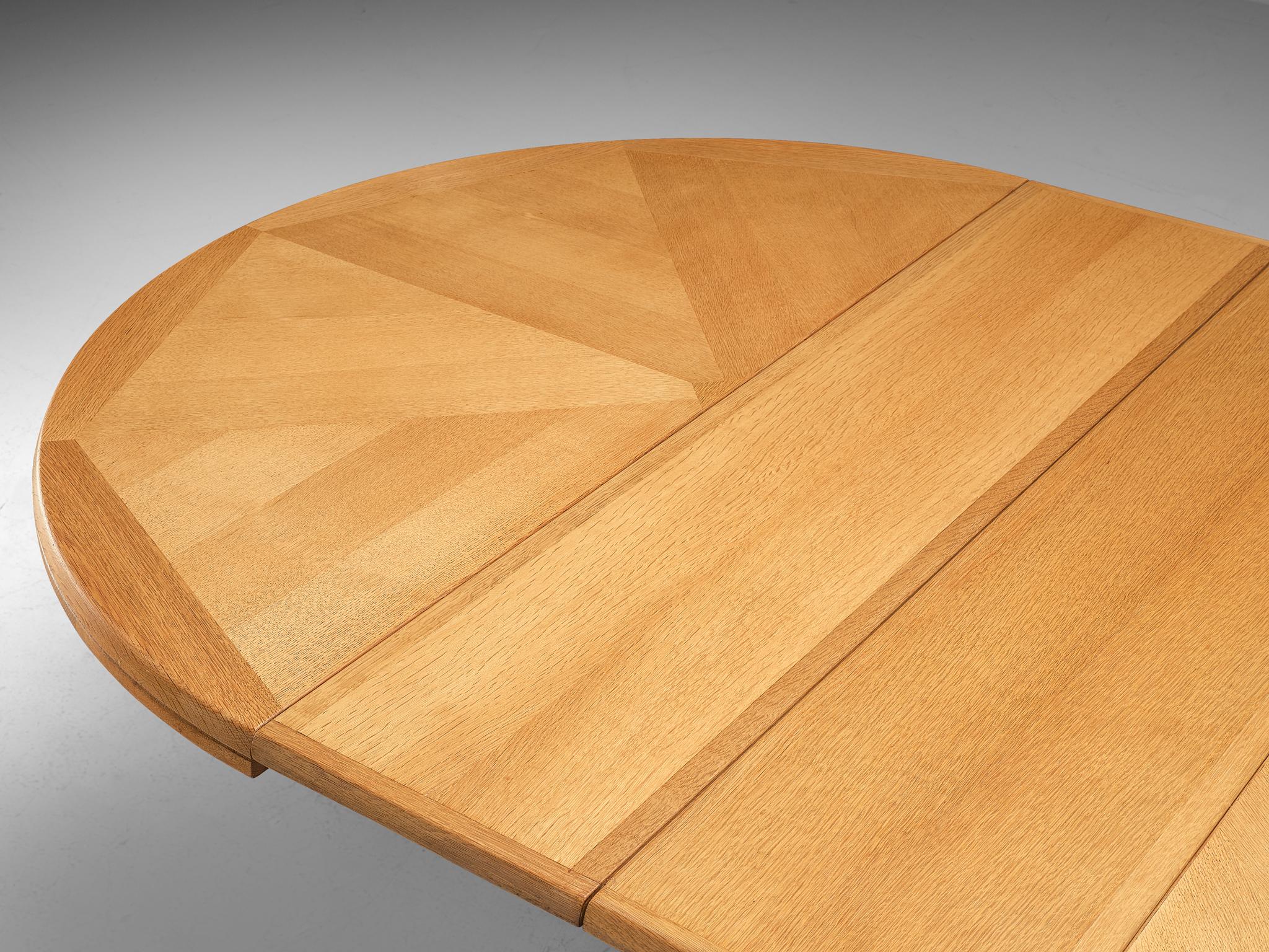 Mid-20th Century Guillerme et Chambron Extendable Oval Table in Oak
