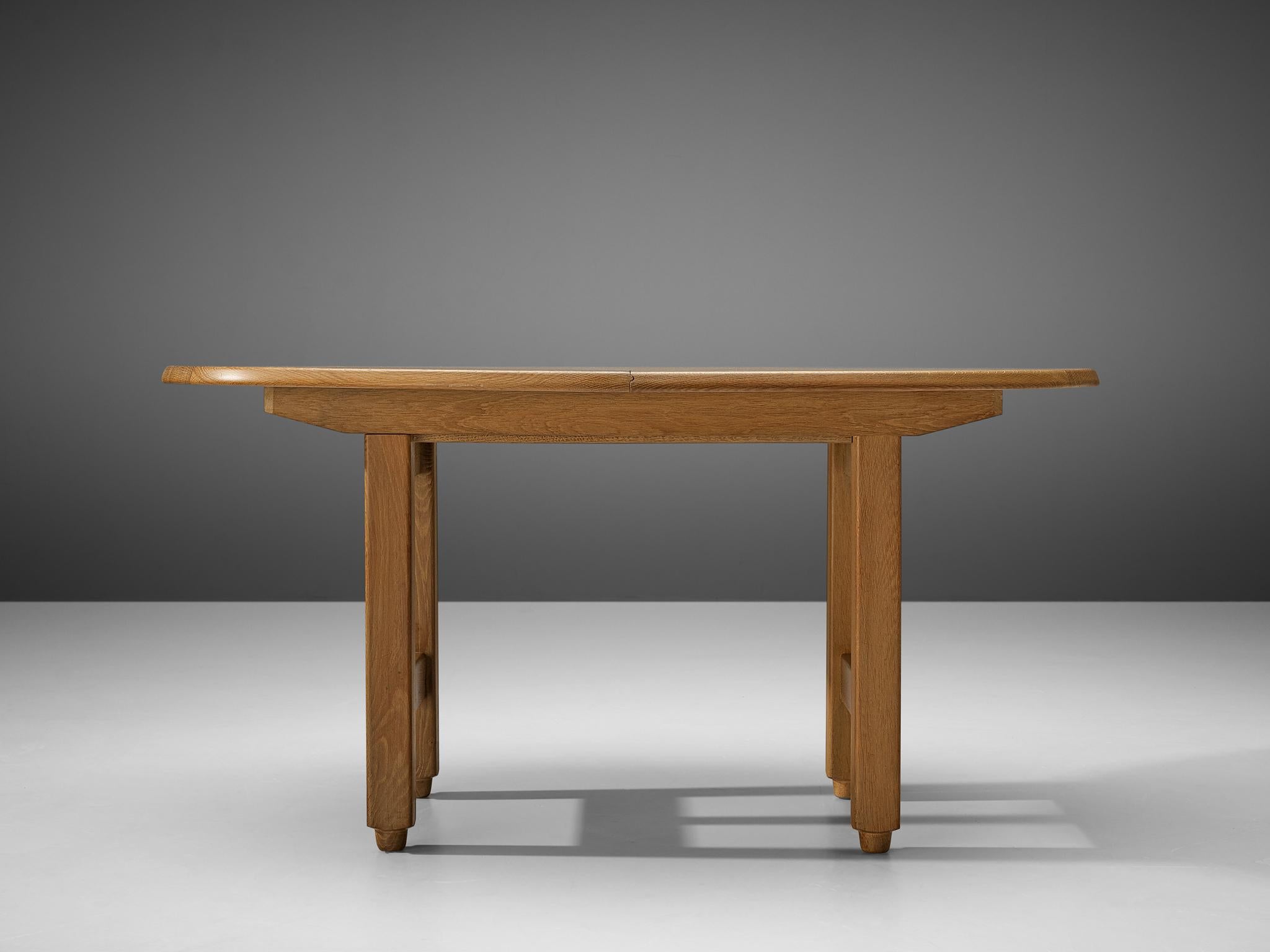 Guillerme et Chambron Extendable Round Dining Table in Oak 7
