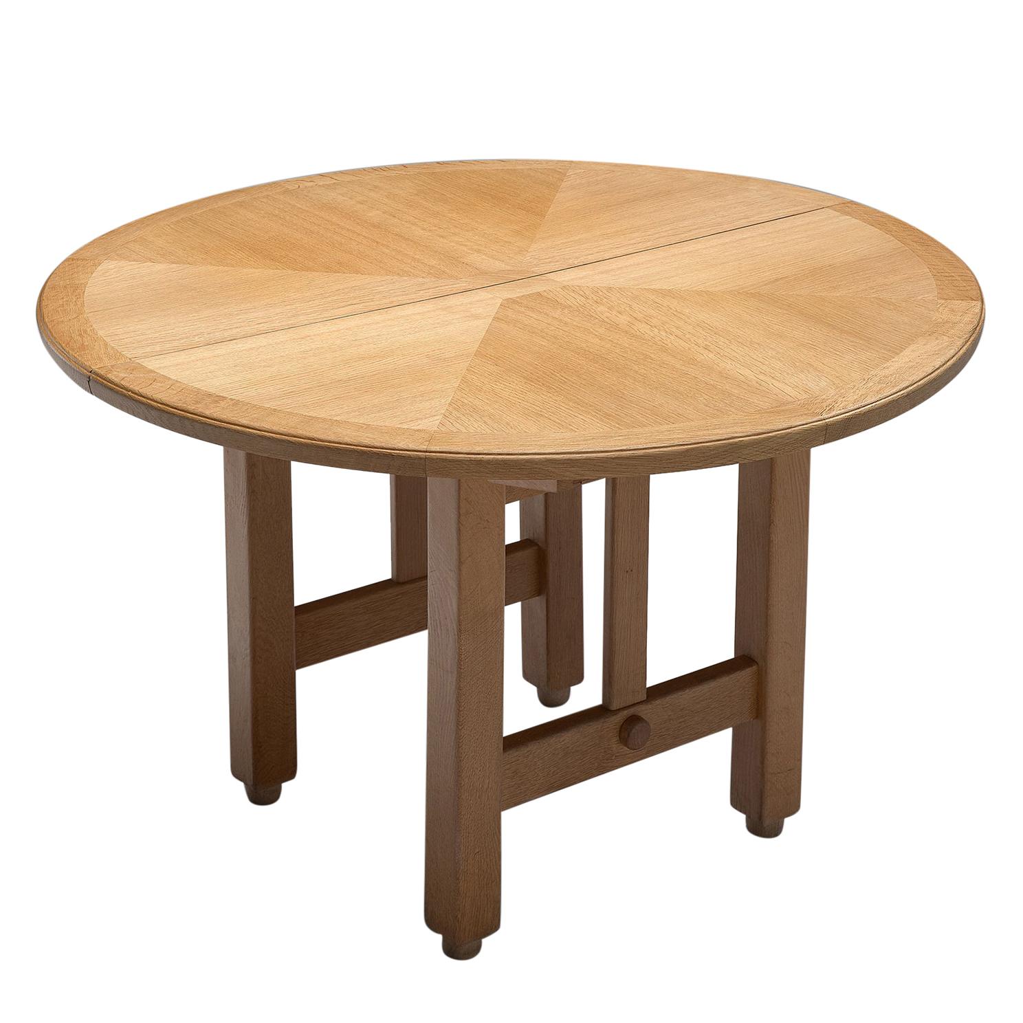 Guillerme et Chambron Extendable Round Dining Table in Oak