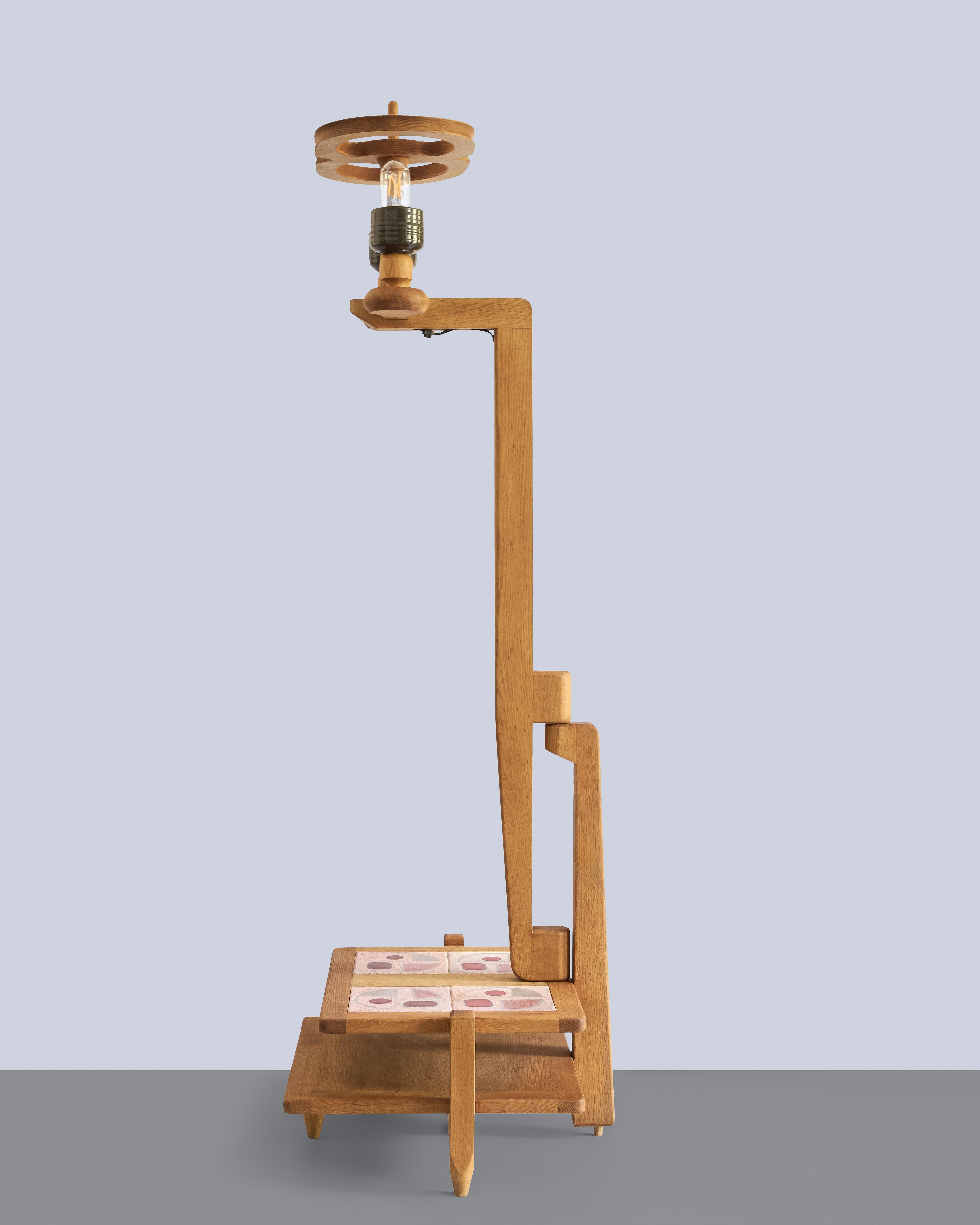 Guillerme et Chambron Lampadaire avec étagères basses en faïence Edition Votre Maison Bon état - En vente à London, GB