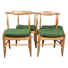 Guillerme et Chambron quattro sedie in legno di quercia modello "Fumay