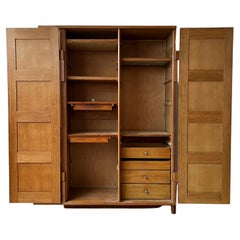 Armoire en chêne français du milieu du siècle avec étagères Guillerme et Chambron