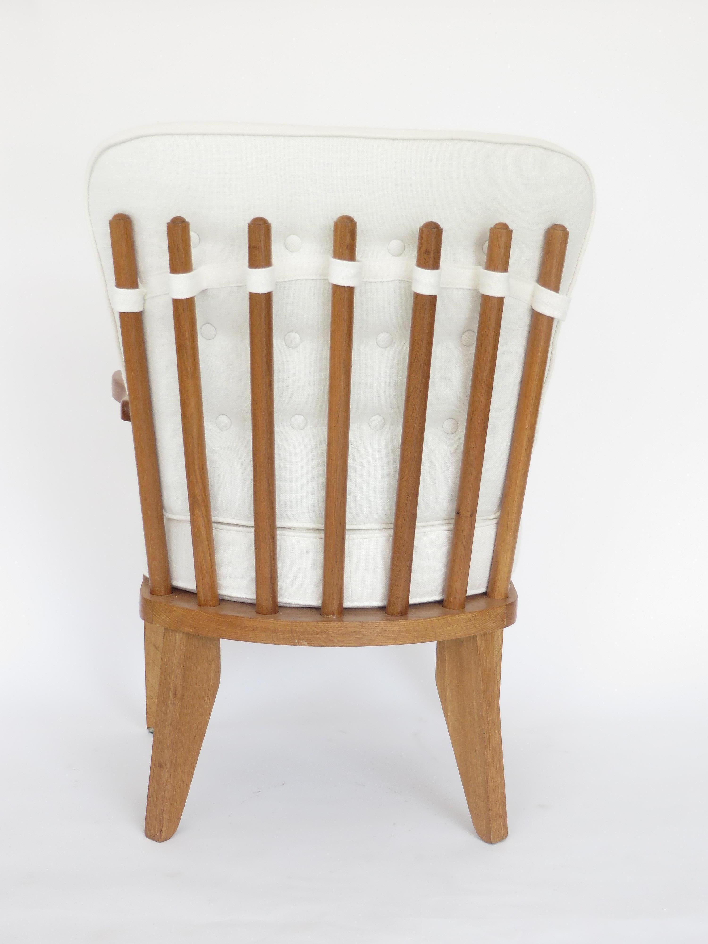 Mid-20th Century Guillerme et Chambron French Natural Oak and White Linen Lounge or Side Chairs