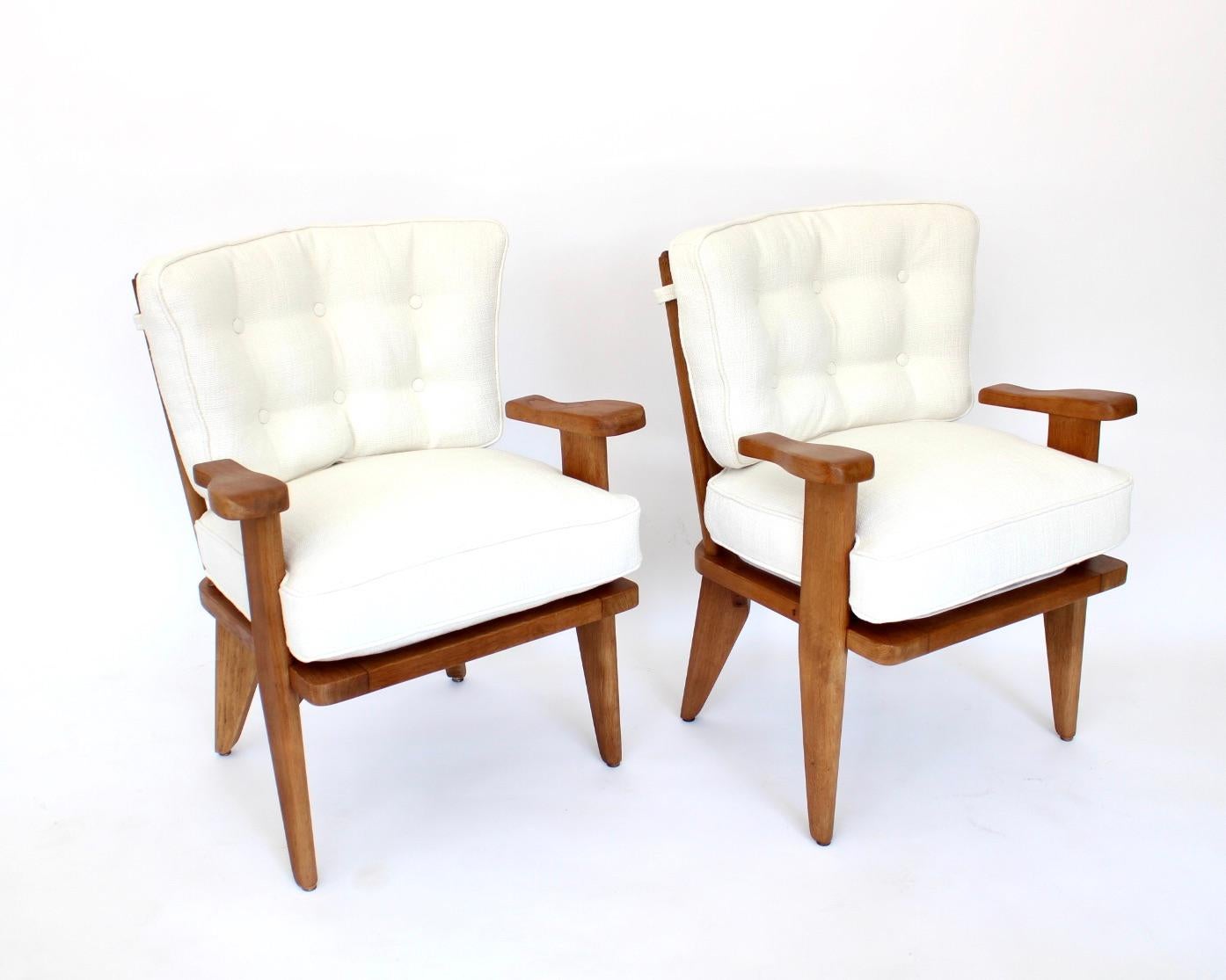 Mid-Century Modern Guillerme et Chambron French Natural Oak and White Textured Linen Side Chairs For Sale