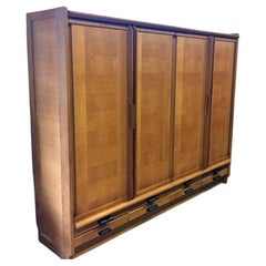 Guillerme et Chambron, Grande armoire de chambre en Oak, circa 1960