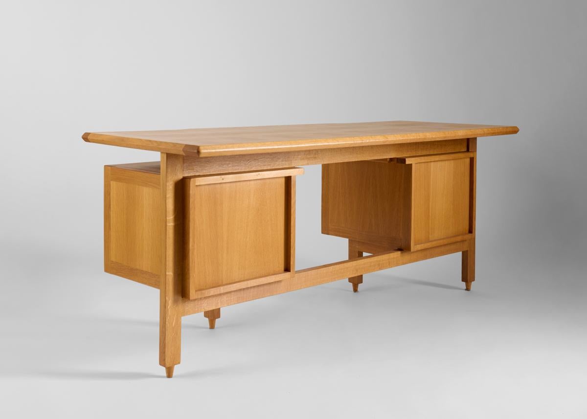 Oak Guillerme et Chambron, Large Desk with Drawers, France, Mid-Century