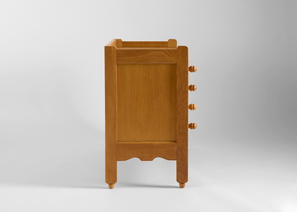 French Guillerme et Chambron, Light Oak Five Drawer Dresser, France, Mid-20th Century For Sale