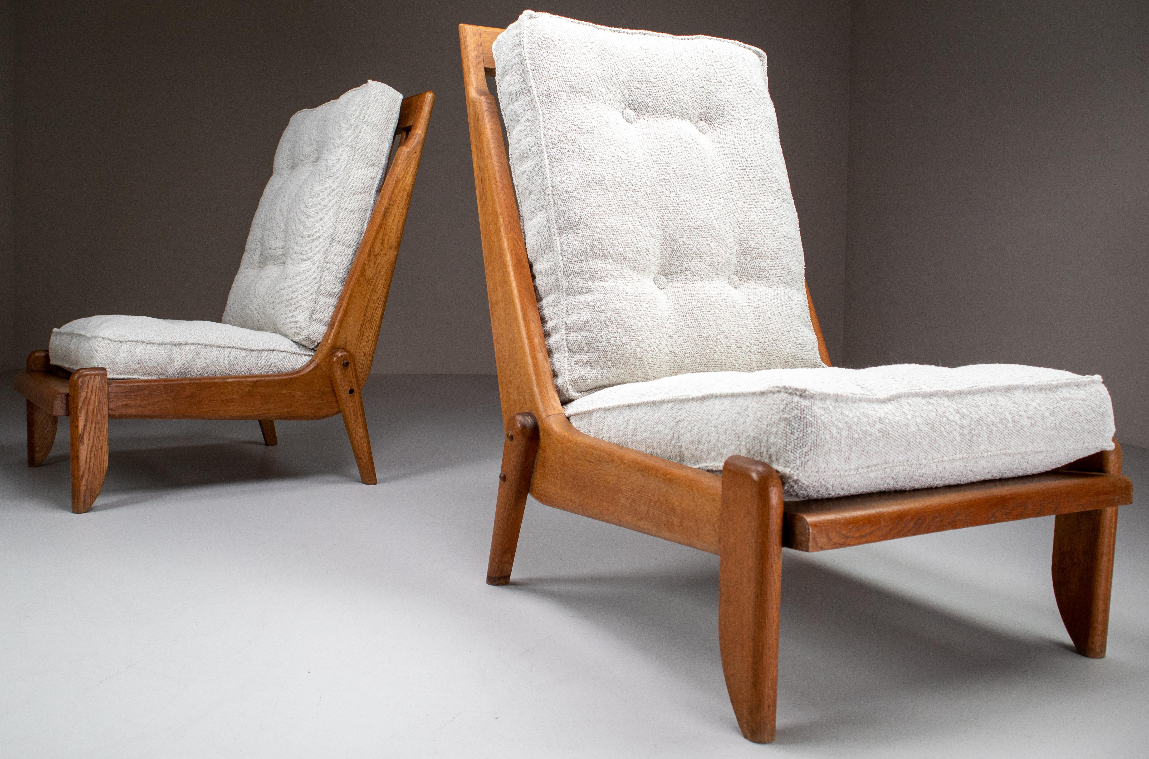 Guillerme et Chambron Lounge Chairs in Blond Oak and Bouclé Fabric, France, 1950 In Good Condition In Almelo, NL