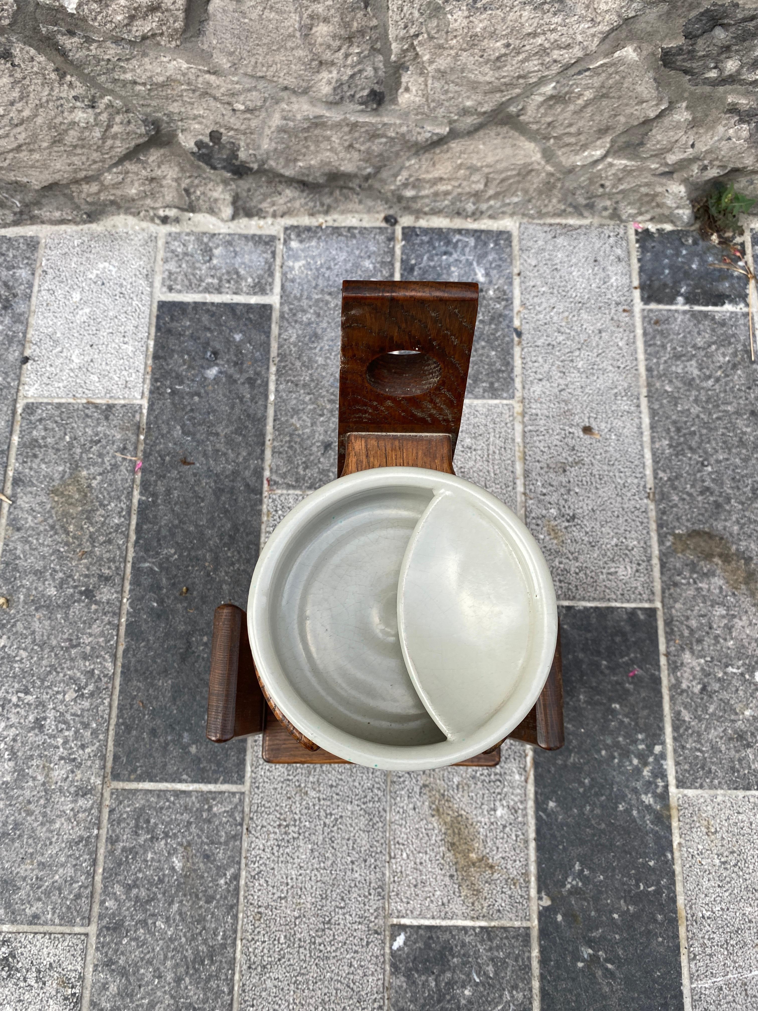 Guillerme et Chambron Magazine Rack with Ceramic Ashtray In Good Condition For Sale In Saint-Ouen, FR
