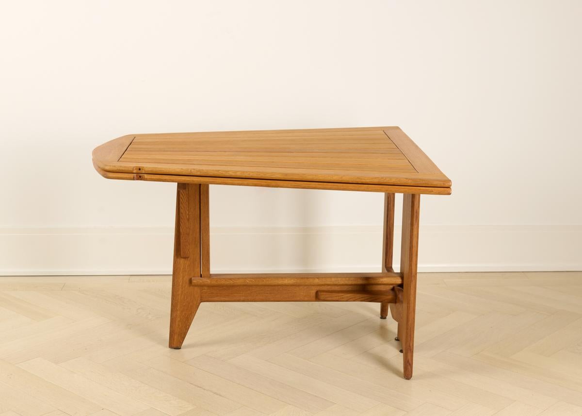 French Guillerme et Chambron, Mid-century Extendable Oak Dining Table, France, 1950 For Sale