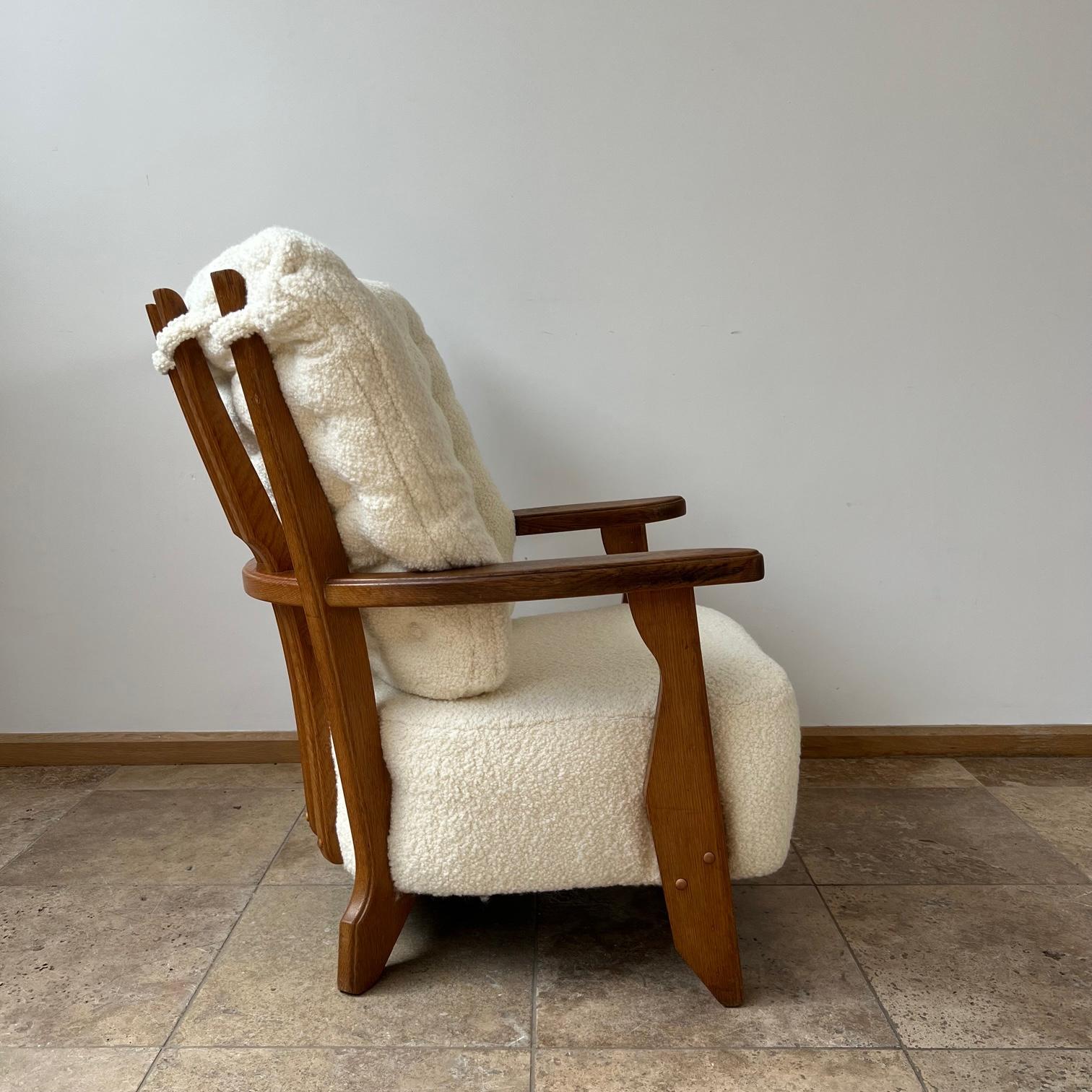 Guillerme et Chambron Mid-Century French Oak Armchair For Sale 1