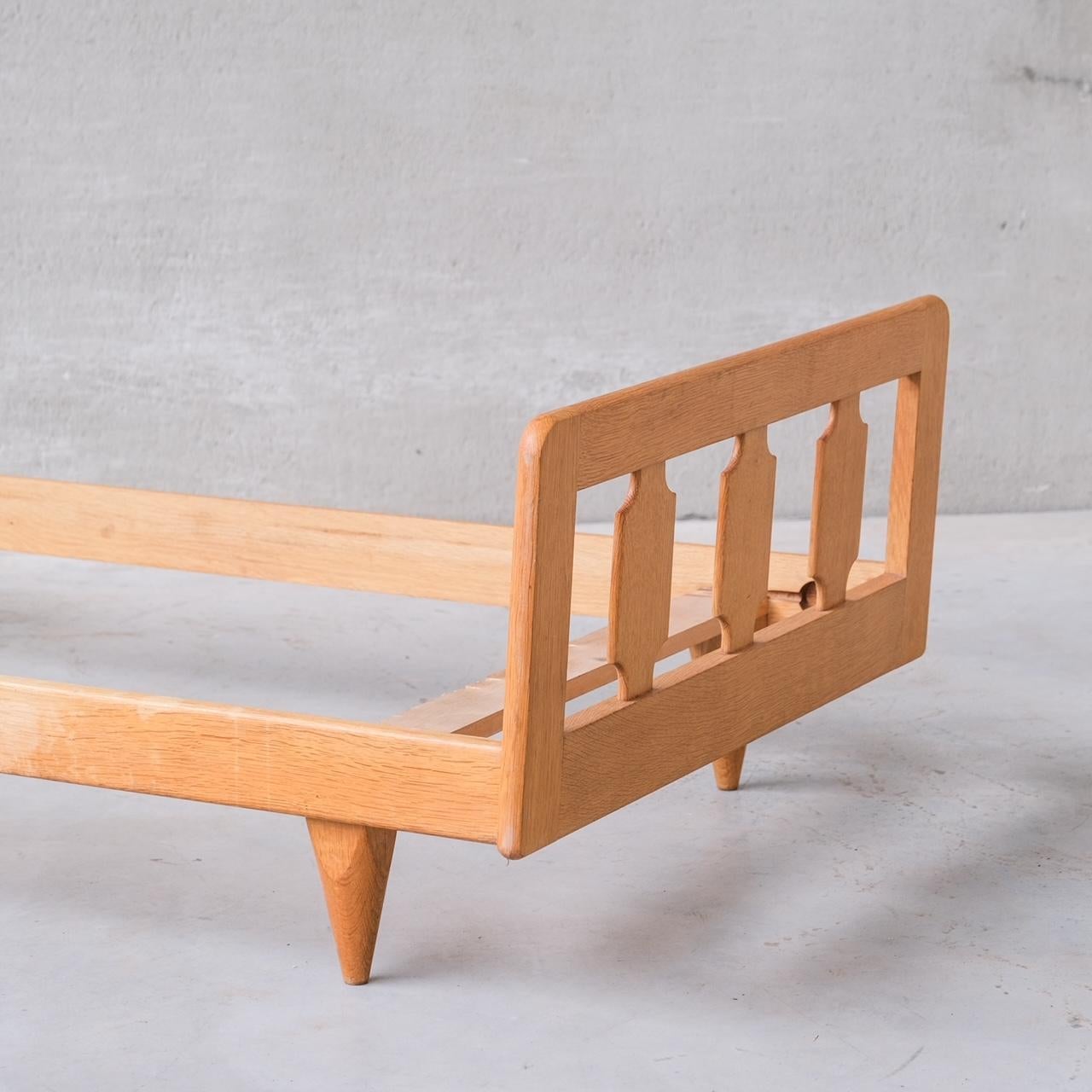 Mid-20th Century Guillerme et Chambron Mid-Century French Oak Day Bed For Sale