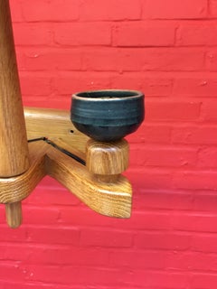 Guillerme et Chambron Wandleuchter aus Eiche und Keramik, Edition Votre Maison