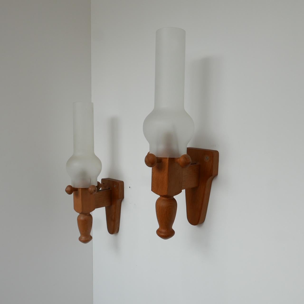 Guillerme et Chambron Oak and Glass Midcentury Wall Lights In Excellent Condition In London, GB