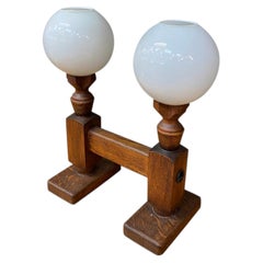 Lampada Guillerme et Chambron in quercia e opalina, edizione Votre Maison, circa 1970.