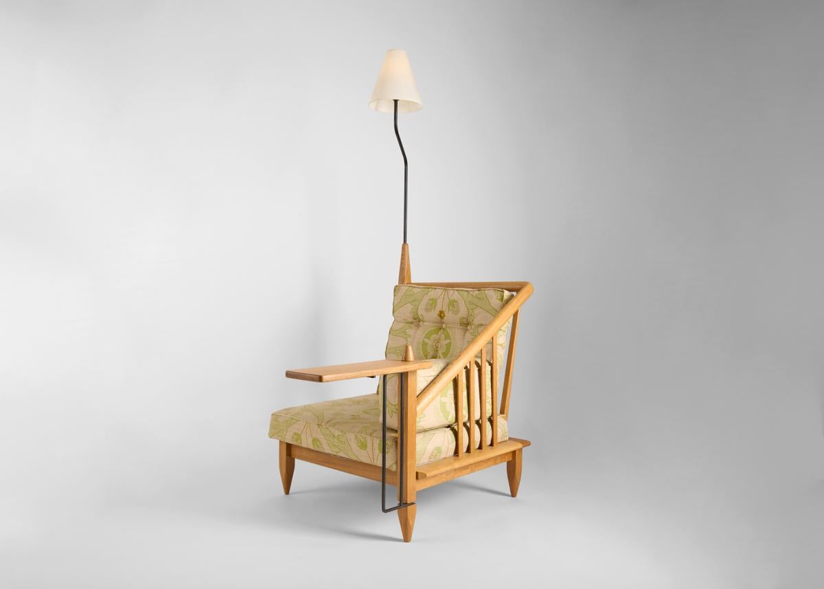 Mid-Century Modern Guillerme et Chambron, Oak Armchair with Lamp and Desk, France, Mid-Century For Sale