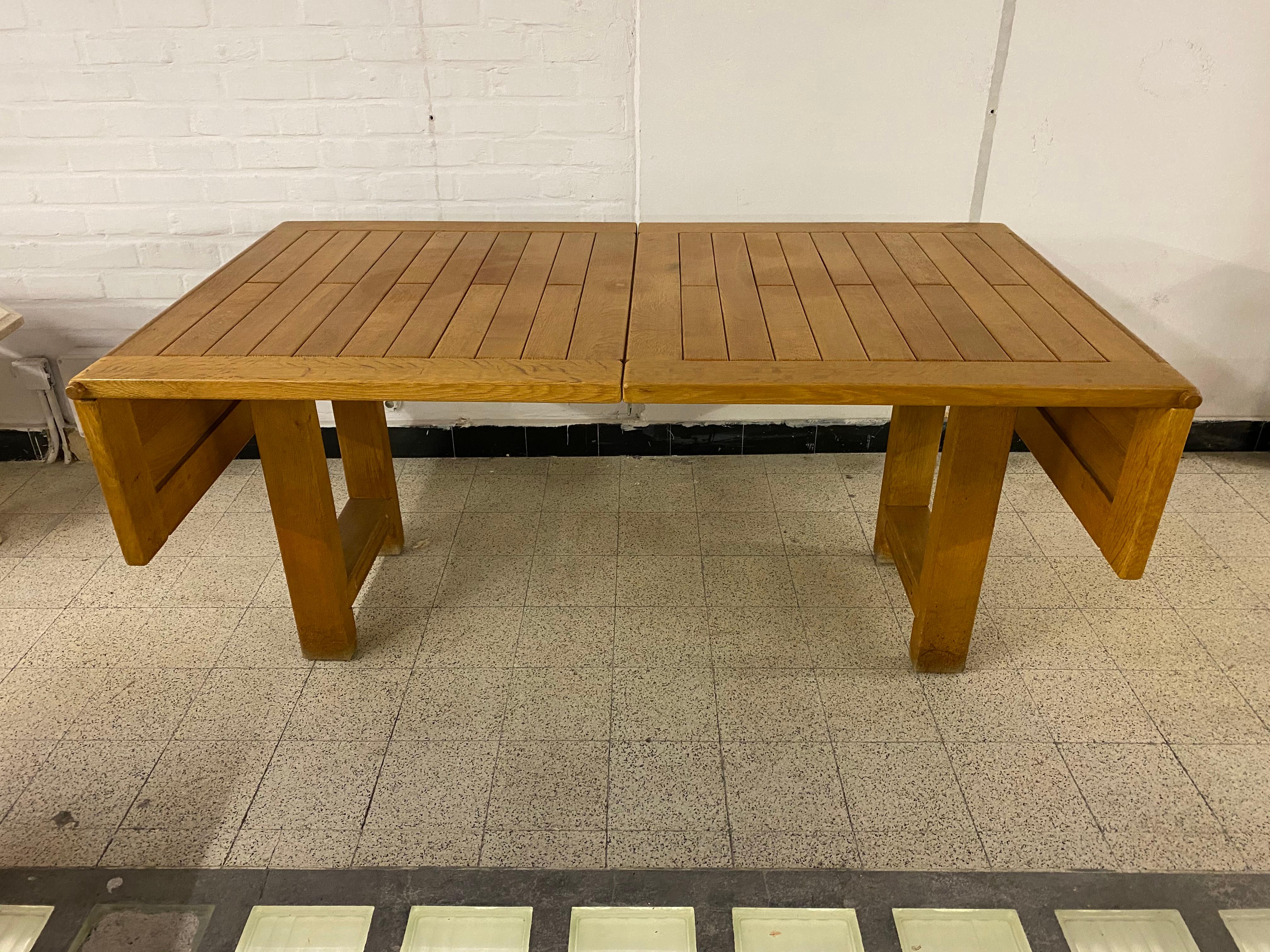 Guillerme et Chambron, oak Bourbonnais table
Edition Votre Maison, circa 1970.
Dimensions:
H 73cm
W 160/220/280 cm
D 90 cm.