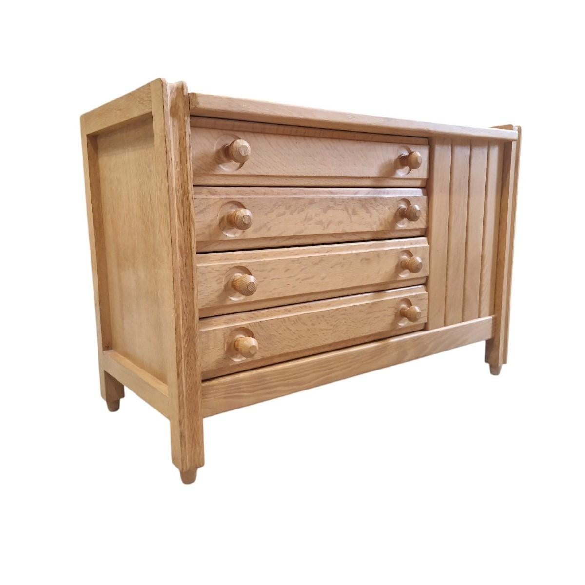 Fin du 20e siècle Guillerme et Chambron, commode en Oak, Edition Votre Maison circa 1970 en vente