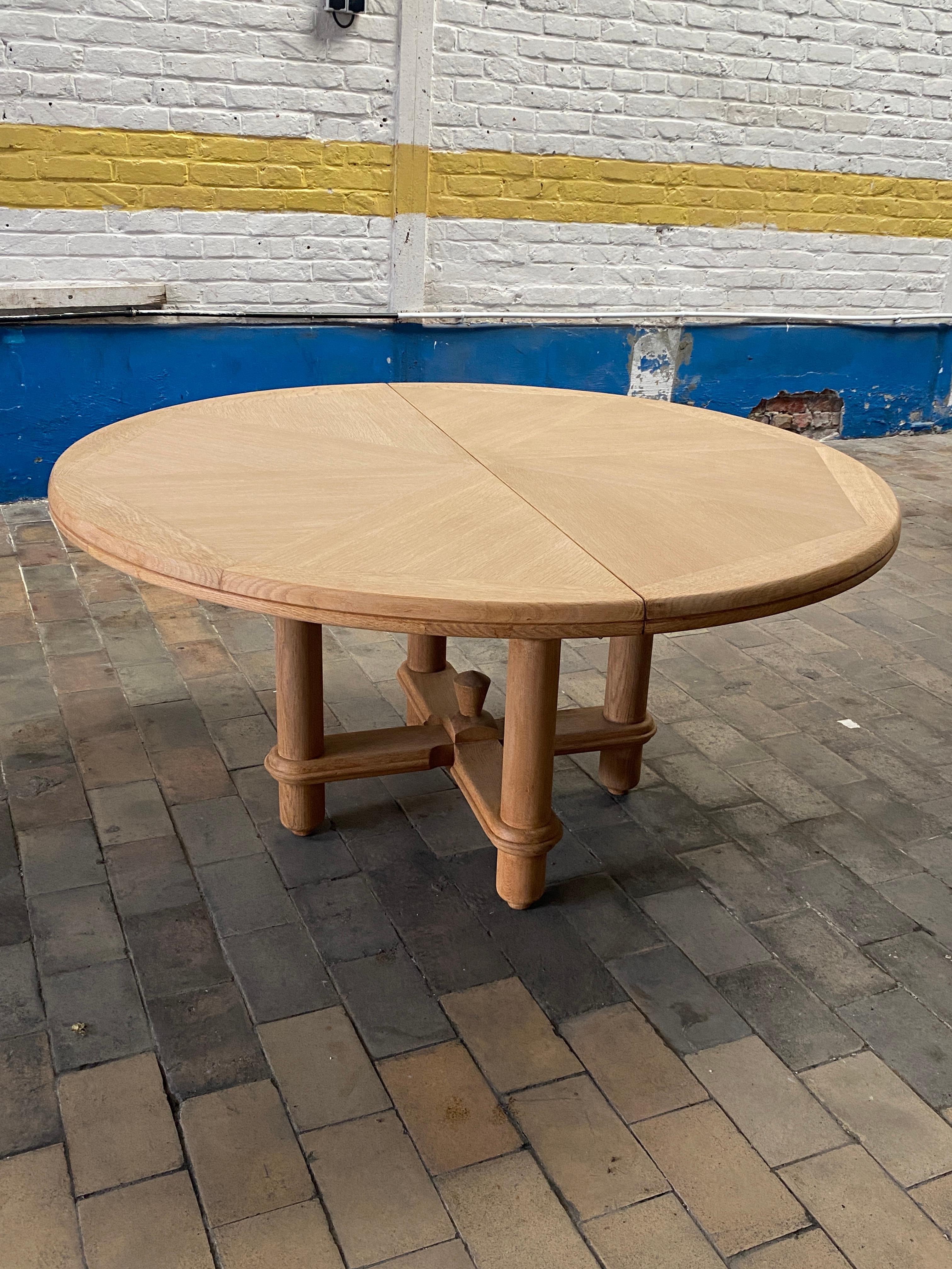 Guillerme et Chambron  Table de salle à manger en Oak Victorine, Edition Votre Maison en vente 4