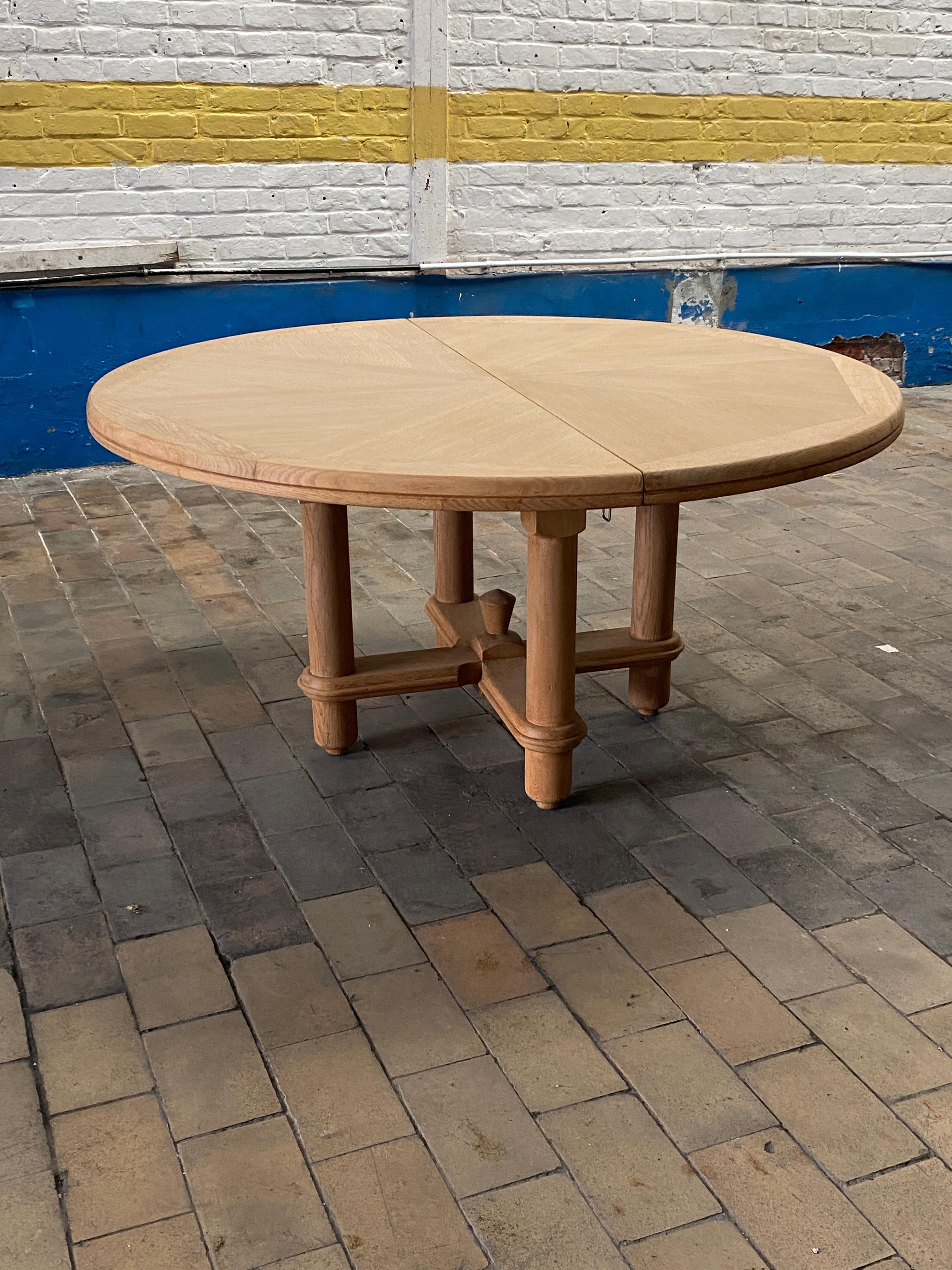 Français Guillerme et Chambron  Table de salle à manger en Oak Victorine, Edition Votre Maison en vente
