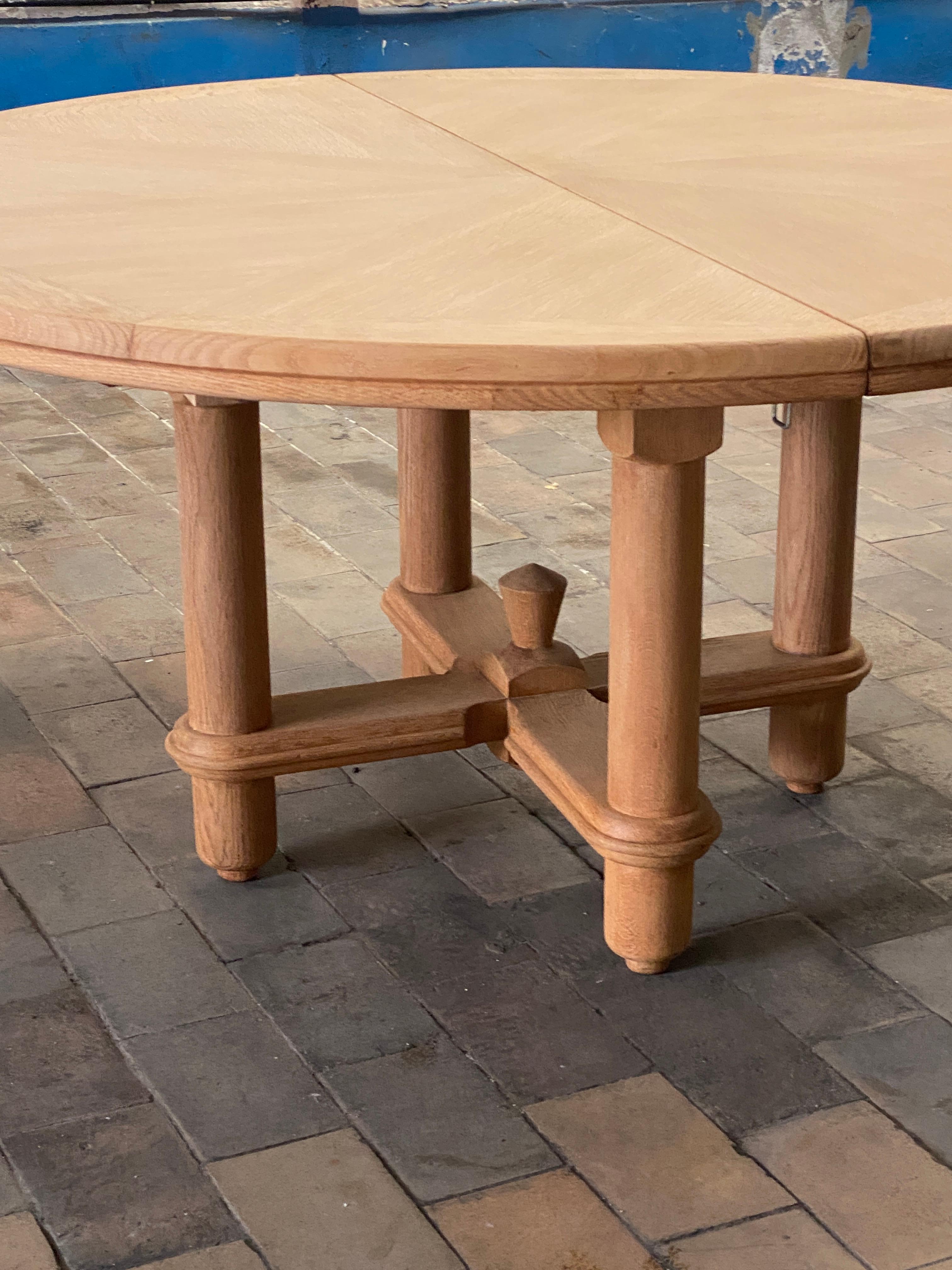 Guillerme et Chambron  Table de salle à manger en Oak Victorine, Edition Votre Maison en vente 1