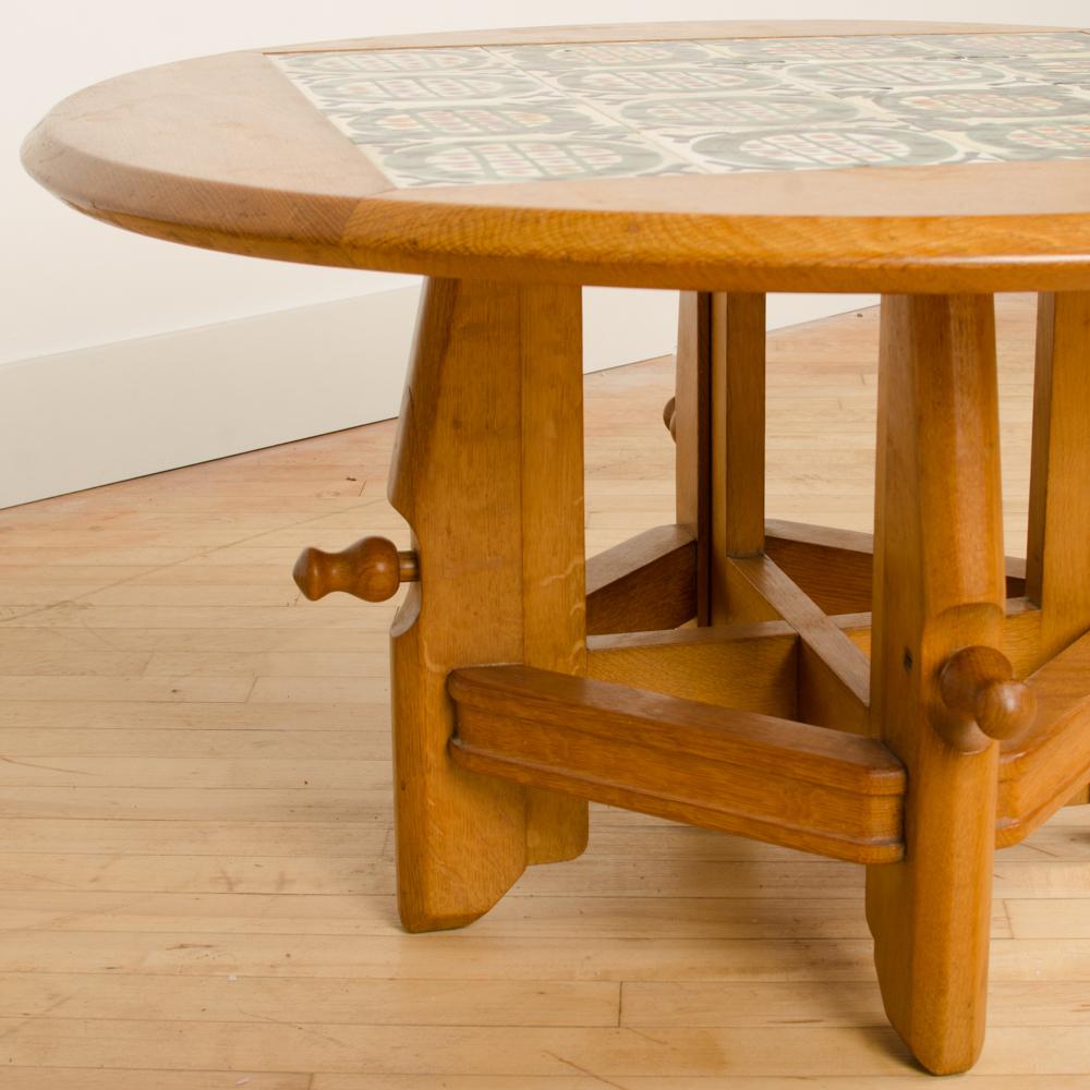 Table with a system up and down guéridon or dining table
edition Votre Maison, circa 1970.