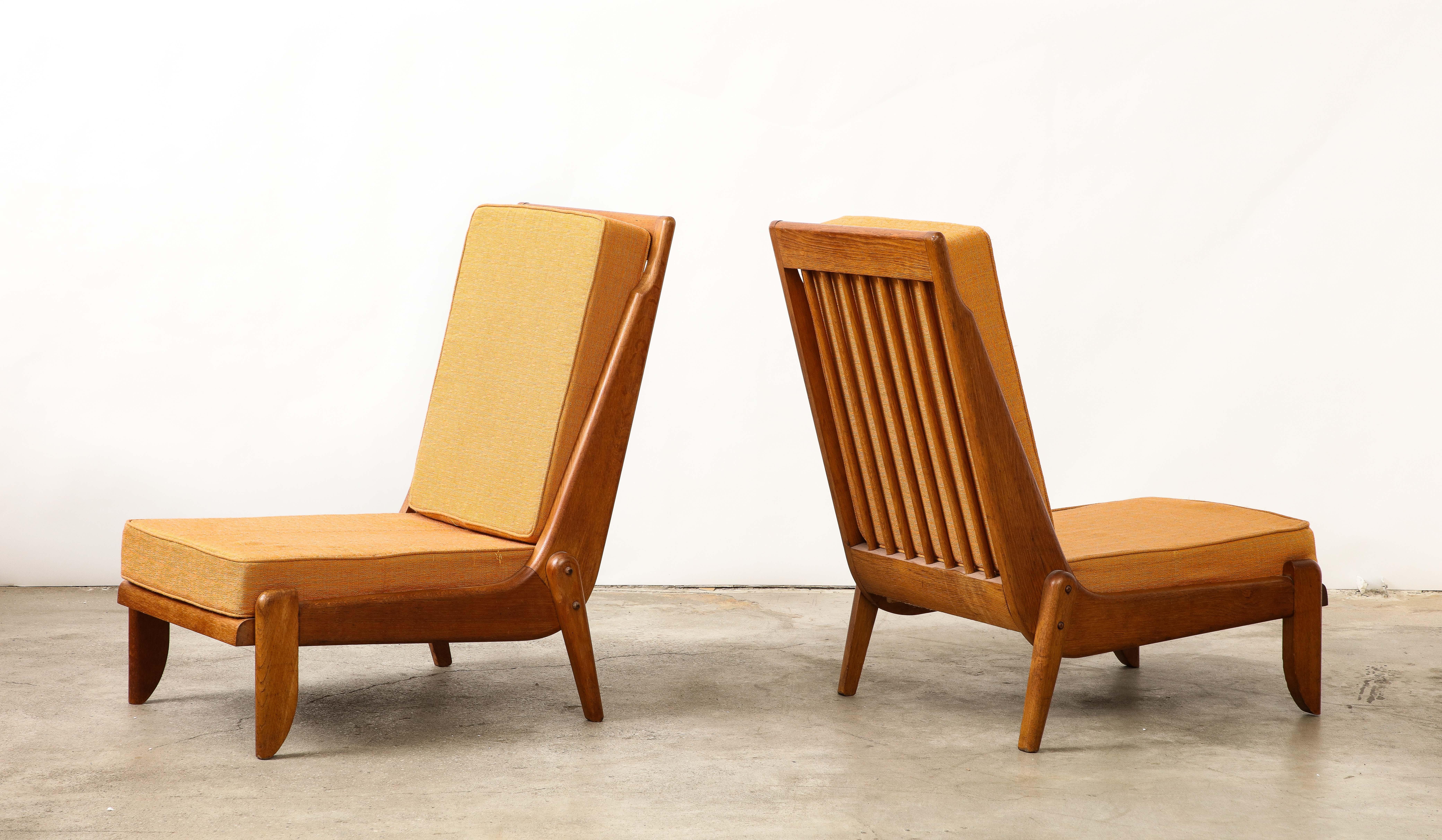 Guillerme et Chambron Oak Lounge Chair with Sculptural Legs, France, c. 1960 For Sale 1