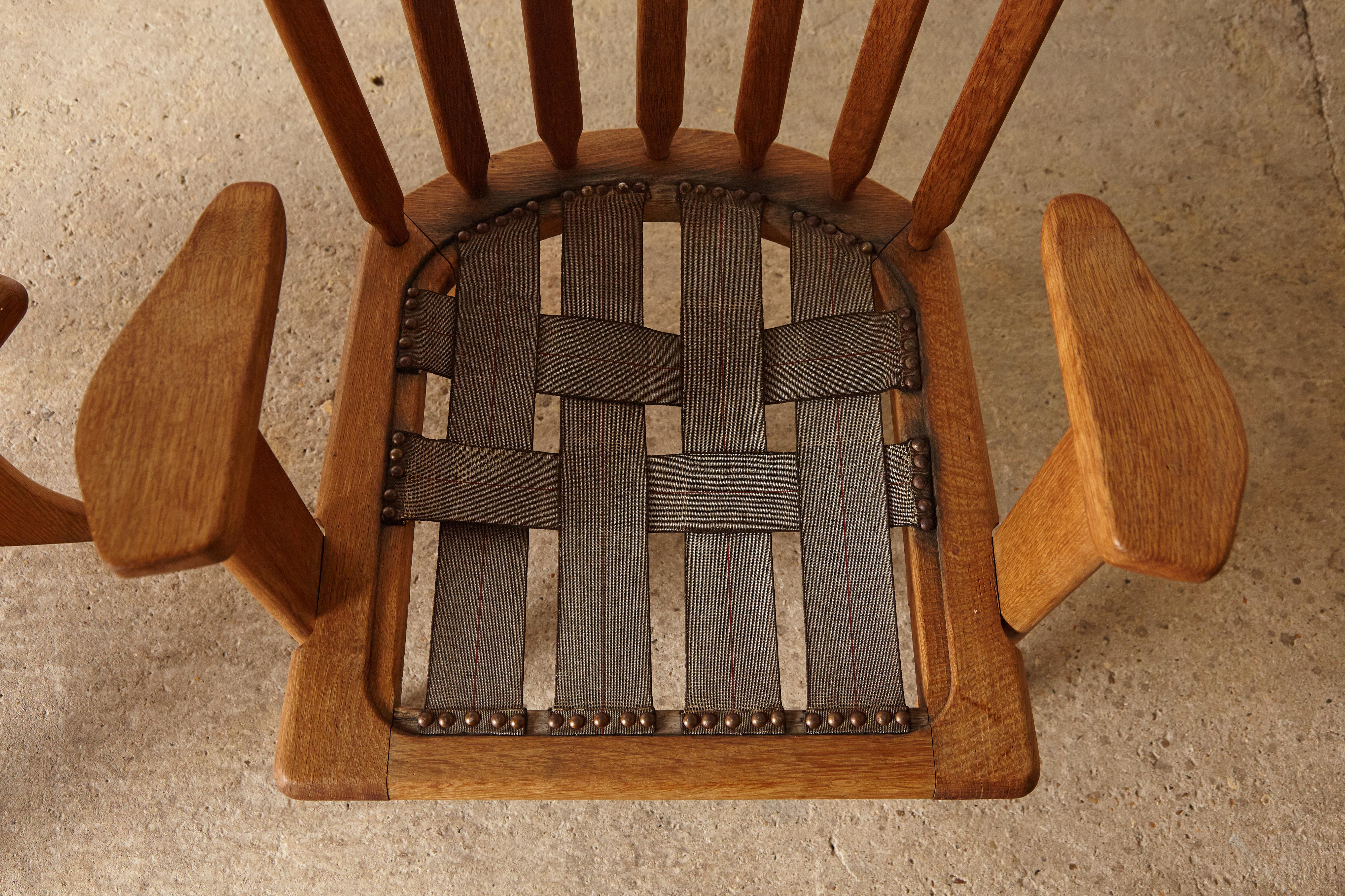 Fauteuils de salon en chêne Guillerme et Chambron, France, années 1960 en vente 6