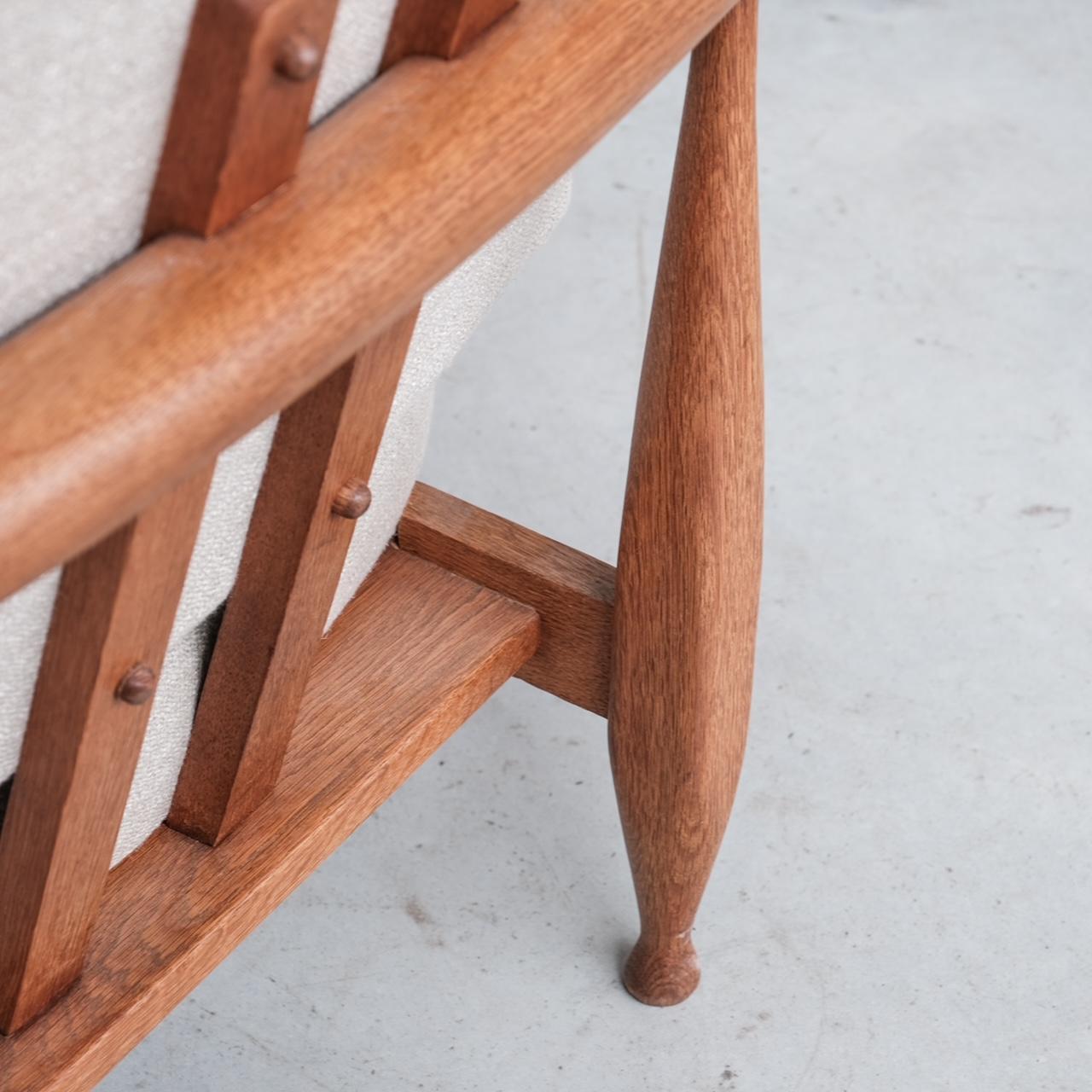 Guillerme et Chambron Oak Oak Mid-Century French Upholstered Armchair (Fauteuil tapissé en chêne) en vente 5