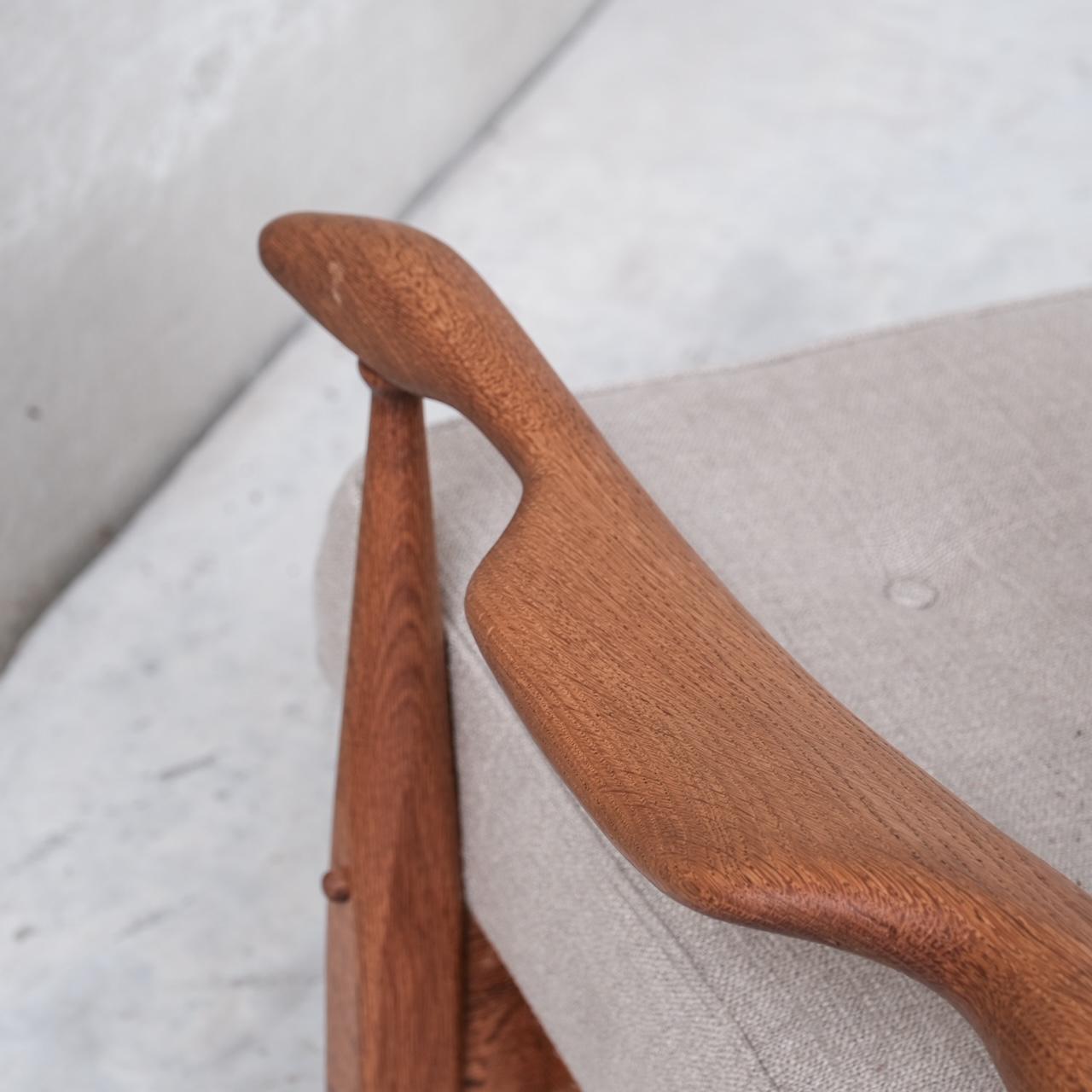 Guillerme et Chambron Oak Oak Mid-Century French Upholstered Armchair (Fauteuil tapissé en chêne) en vente 6