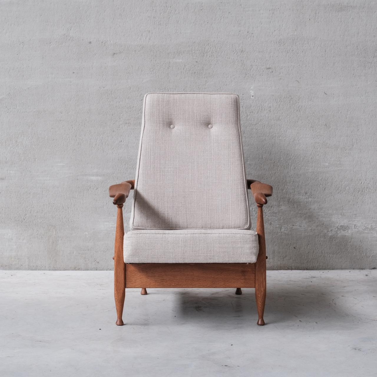 Guillerme et Chambron Oak Oak Mid-Century French Upholstered Armchair (Fauteuil tapissé en chêne) Bon état - En vente à London, GB