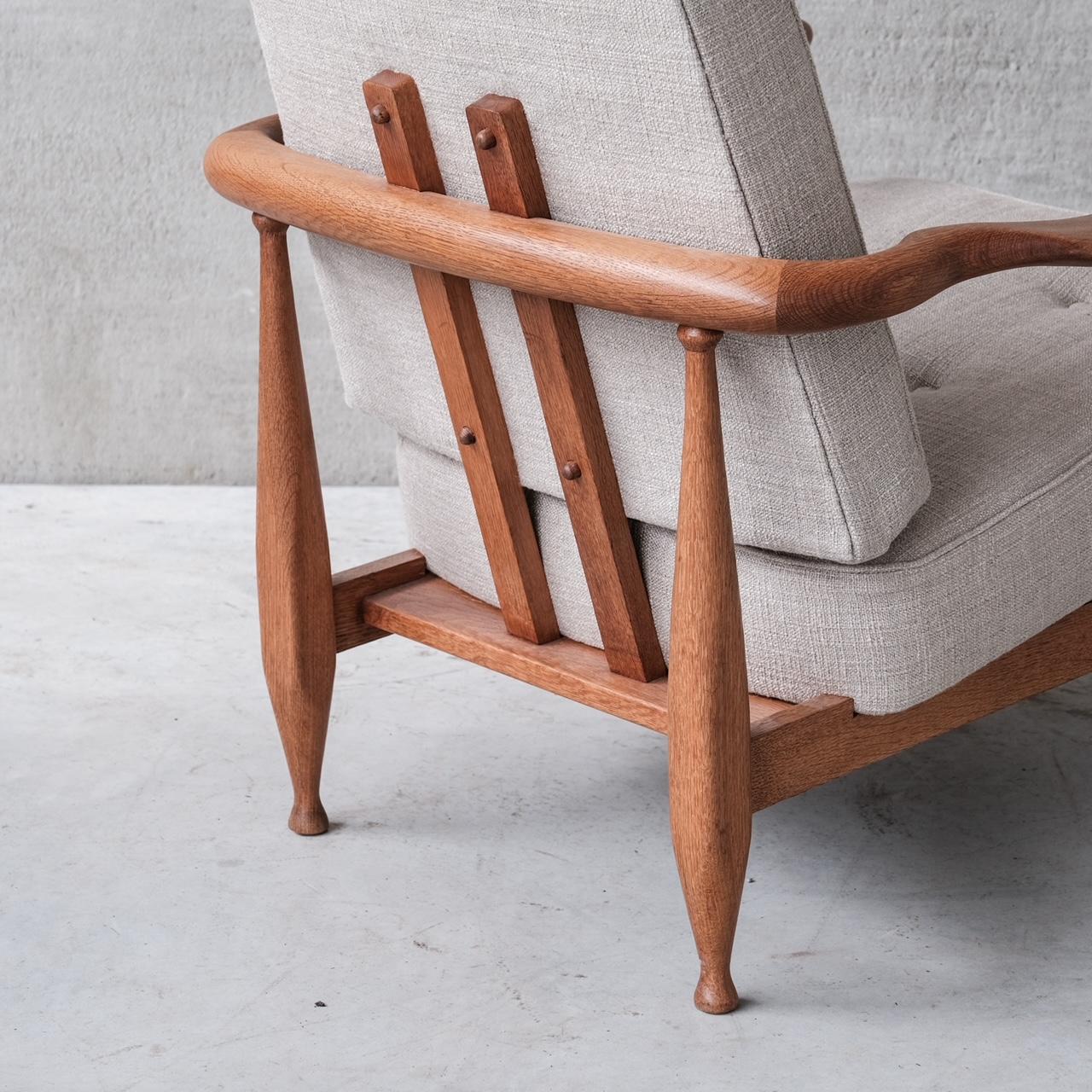 Guillerme et Chambron Oak Oak Mid-Century French Upholstered Armchair (Fauteuil tapissé en chêne) en vente 3