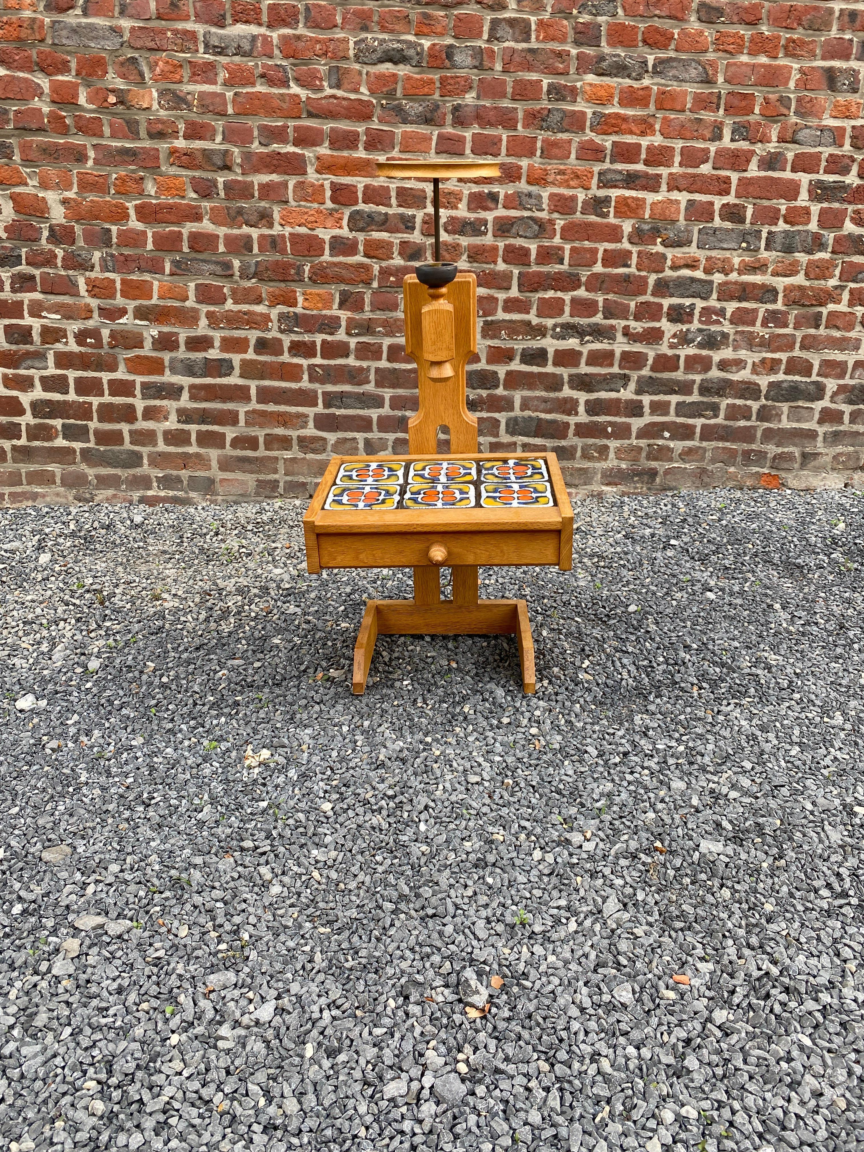 Guillerme et Chambron, oak nightstand edition Votre Maison, circa 1960.
with integrated lamp
shelf height: 19.69