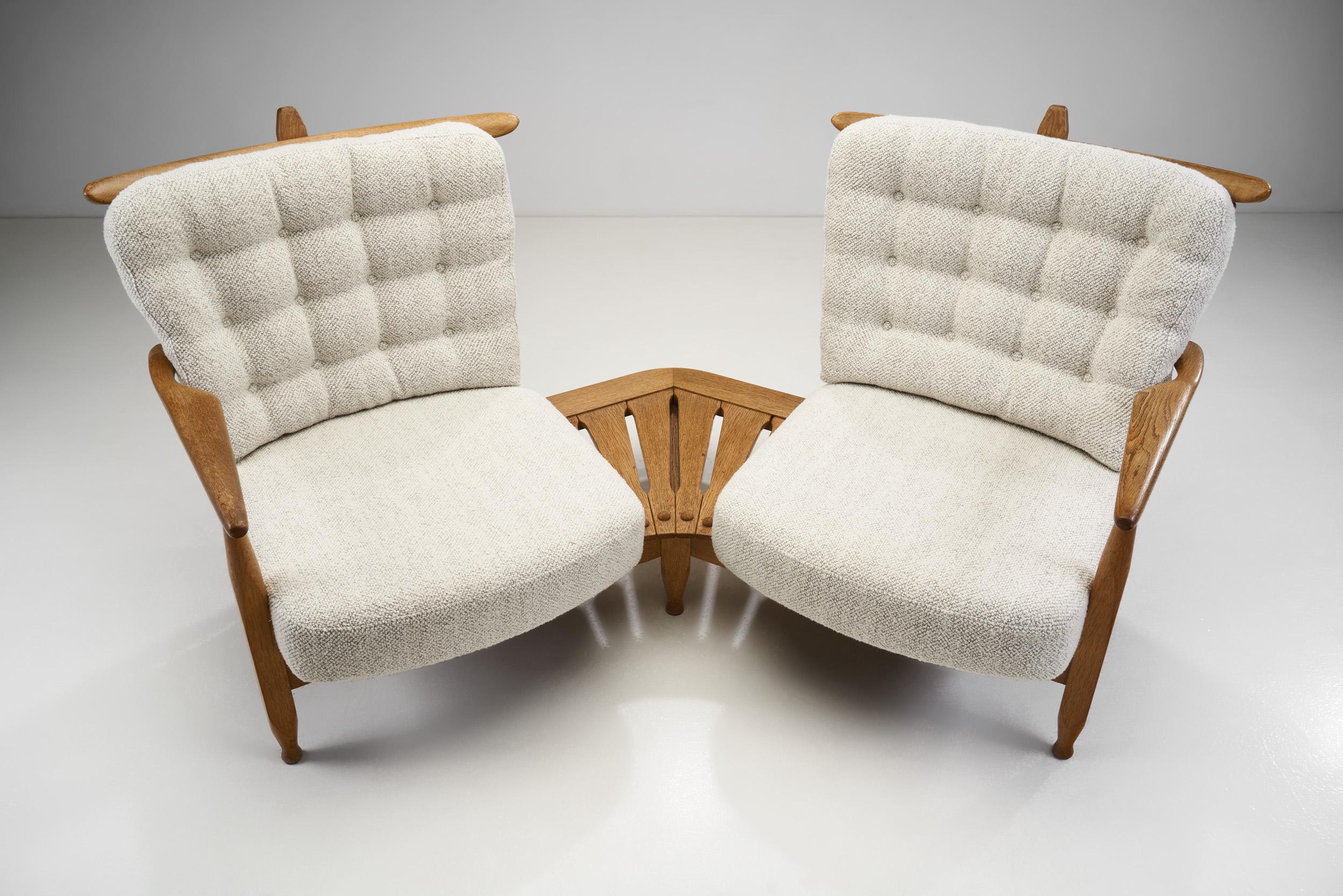 Milieu du XXe siècle Guillerme et Chambron Oak Settee with Connecting Table, France 1950s en vente